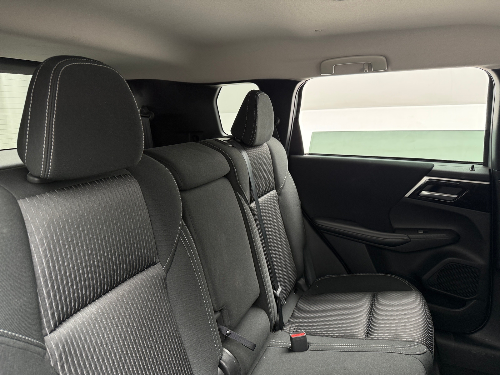 Thumbnail: 2022 Mitsubishi Outlander - 6