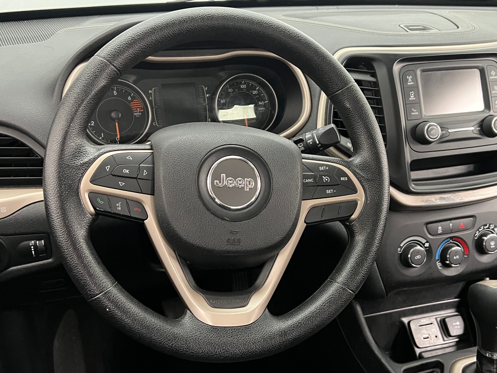 Thumbnail: 2016 Jeep Cherokee - 5