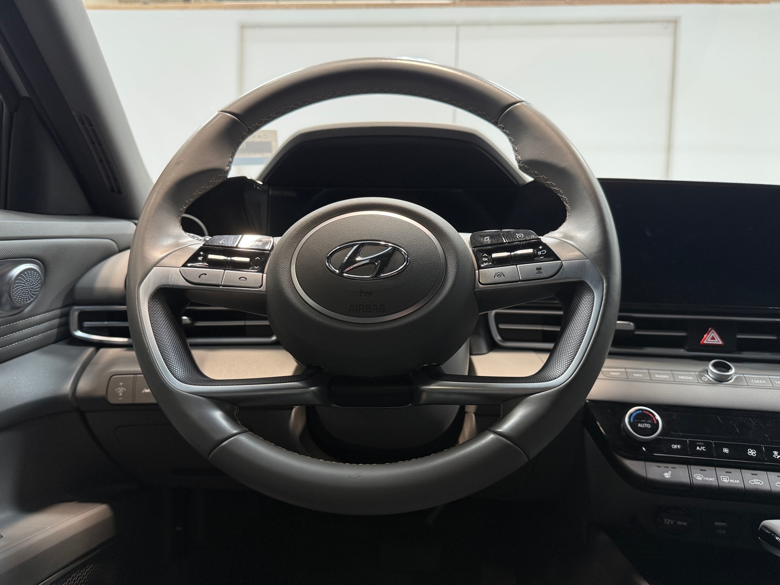 Thumbnail: 2023 Hyundai Elantra - 5