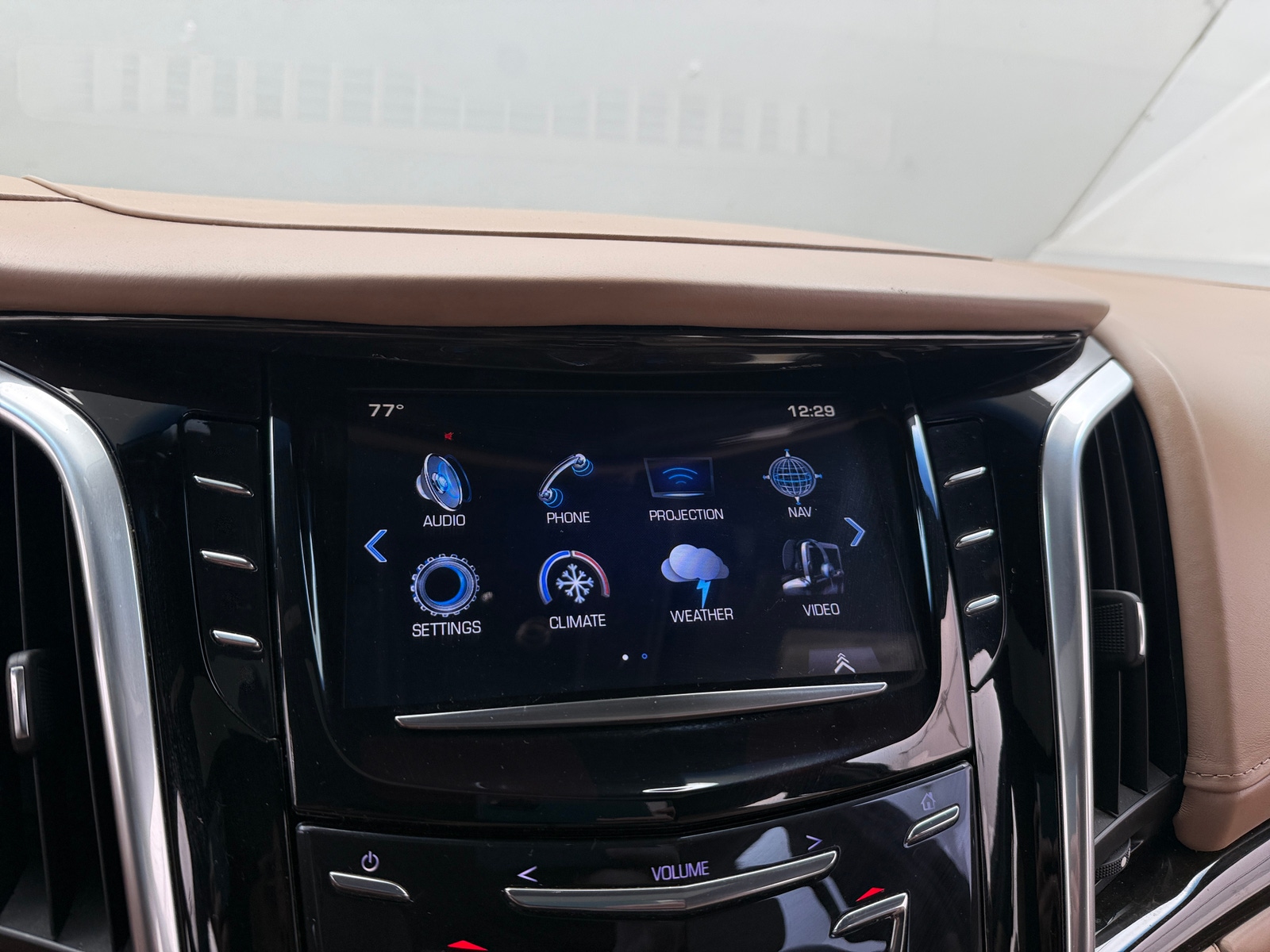 Thumbnail: 2020 Cadillac Escalade - 3