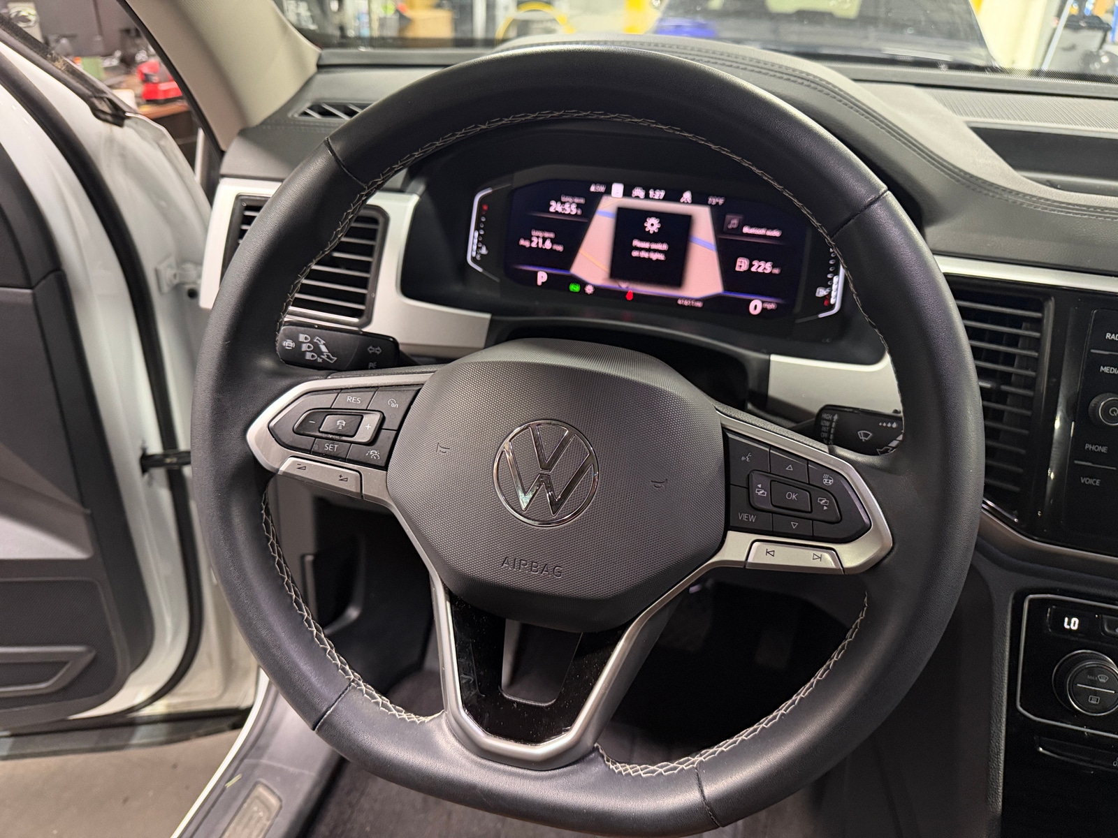 Thumbnail: 2022 Volkswagen Atlas - 4