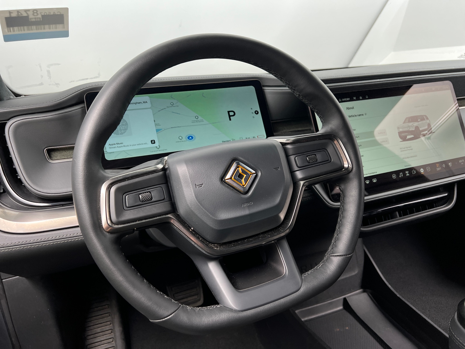 Thumbnail: 2025 Rivian R1S - 4