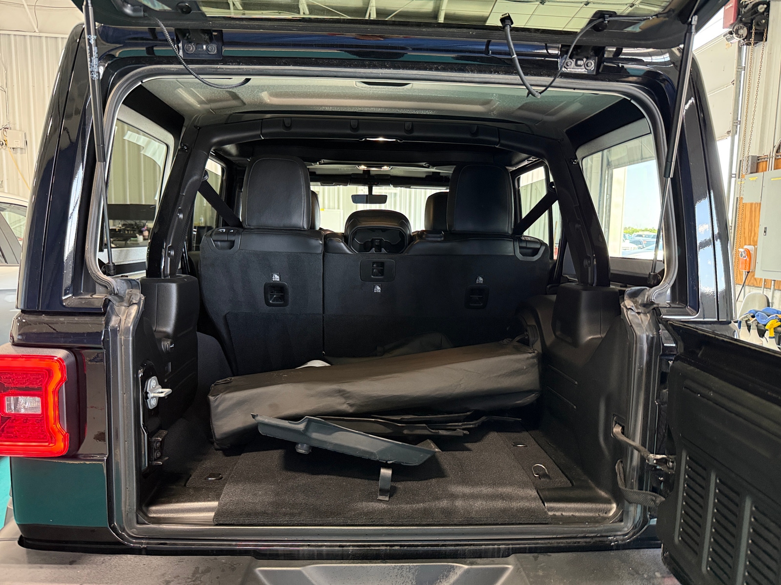 Thumbnail: 2020 Jeep Wrangler - 6