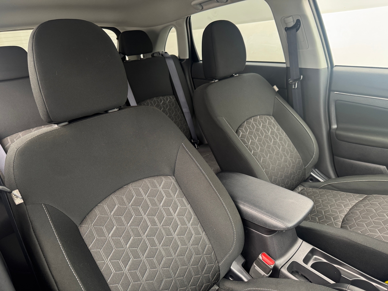 Thumbnail: 2026 Mitsubishi Outlander Sport - 2