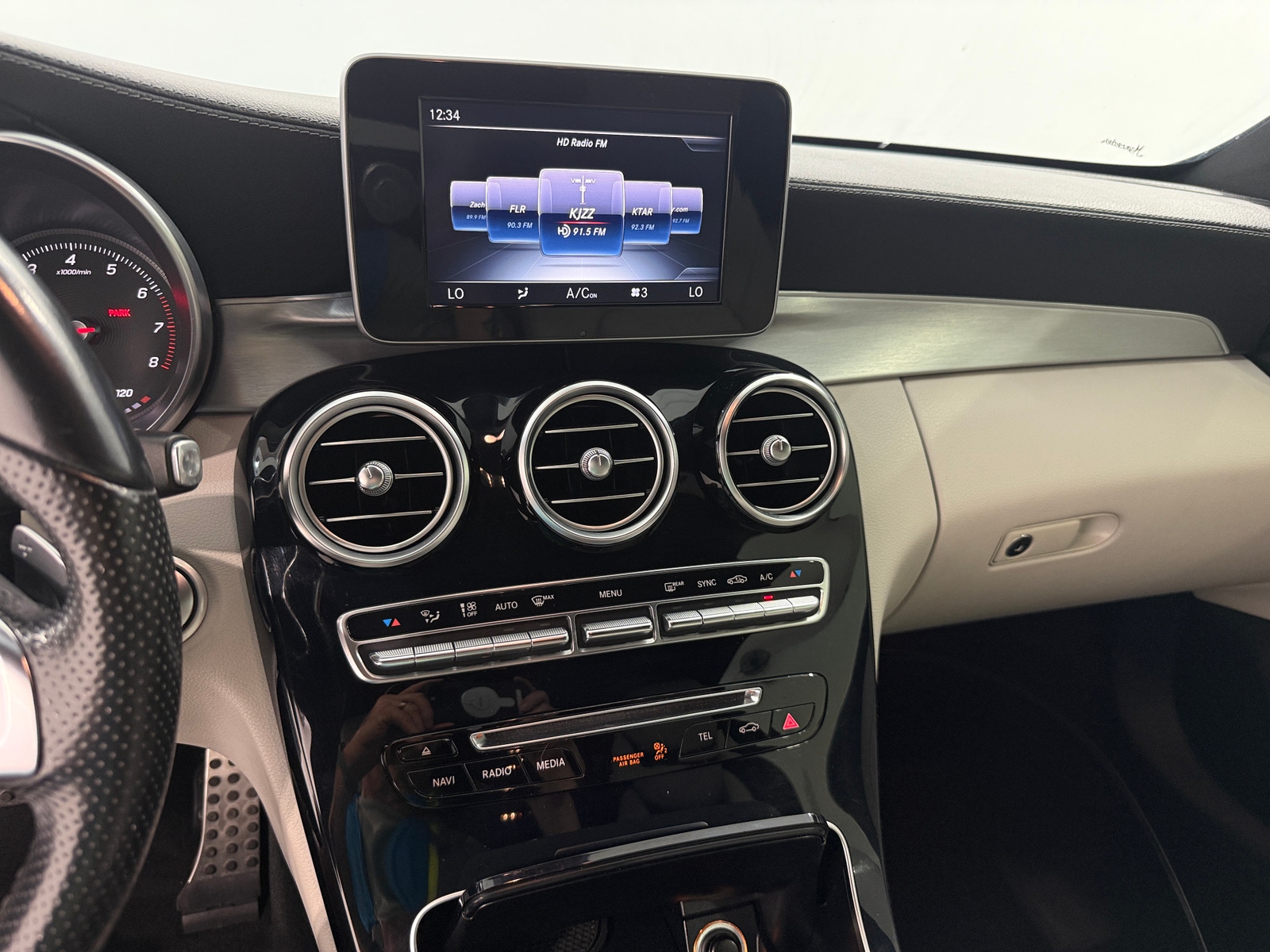 Thumbnail: 2017 Mercedes-Benz C-Class - 2