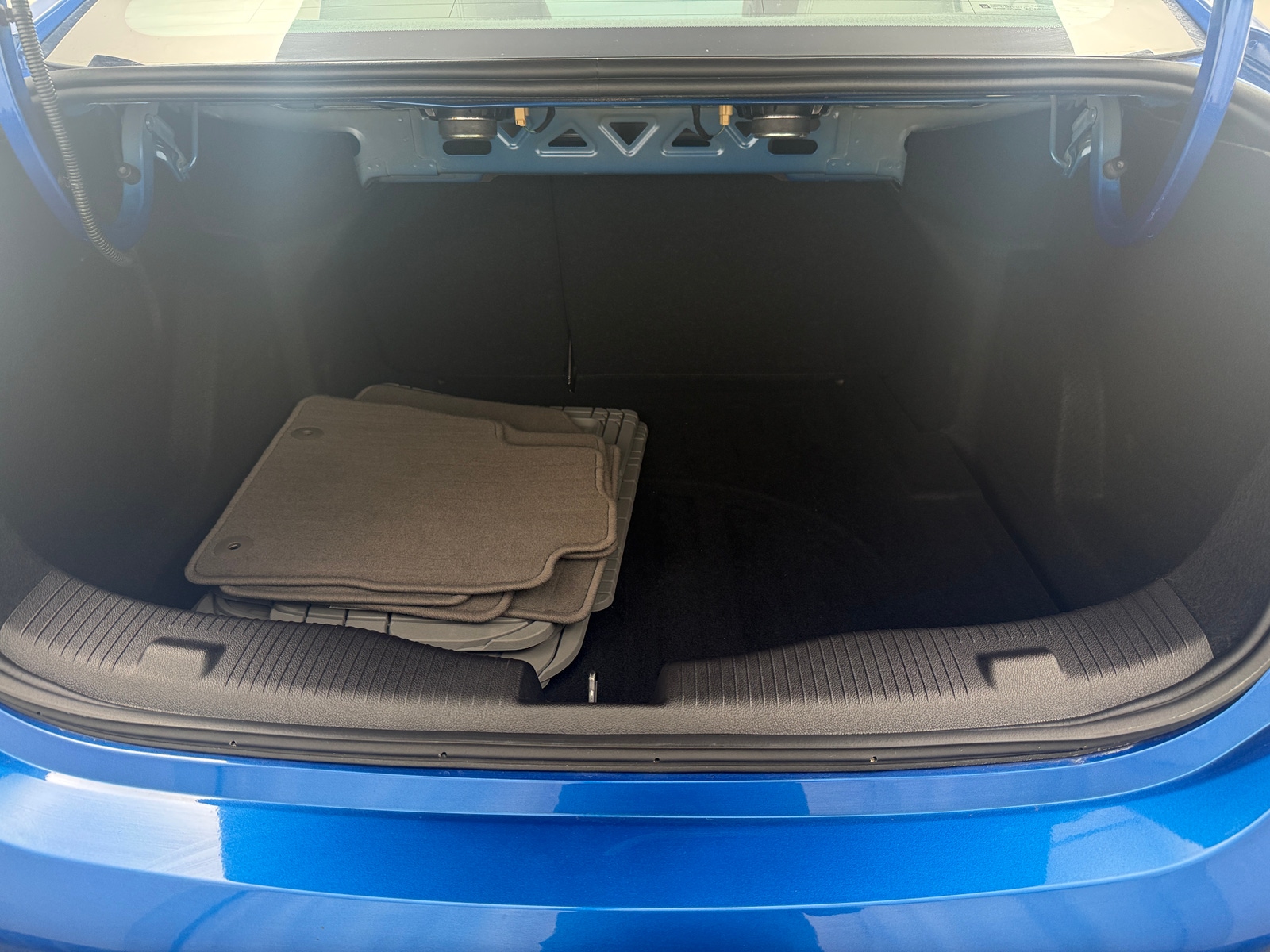 Thumbnail: 2017 Chevrolet Cruze - 6