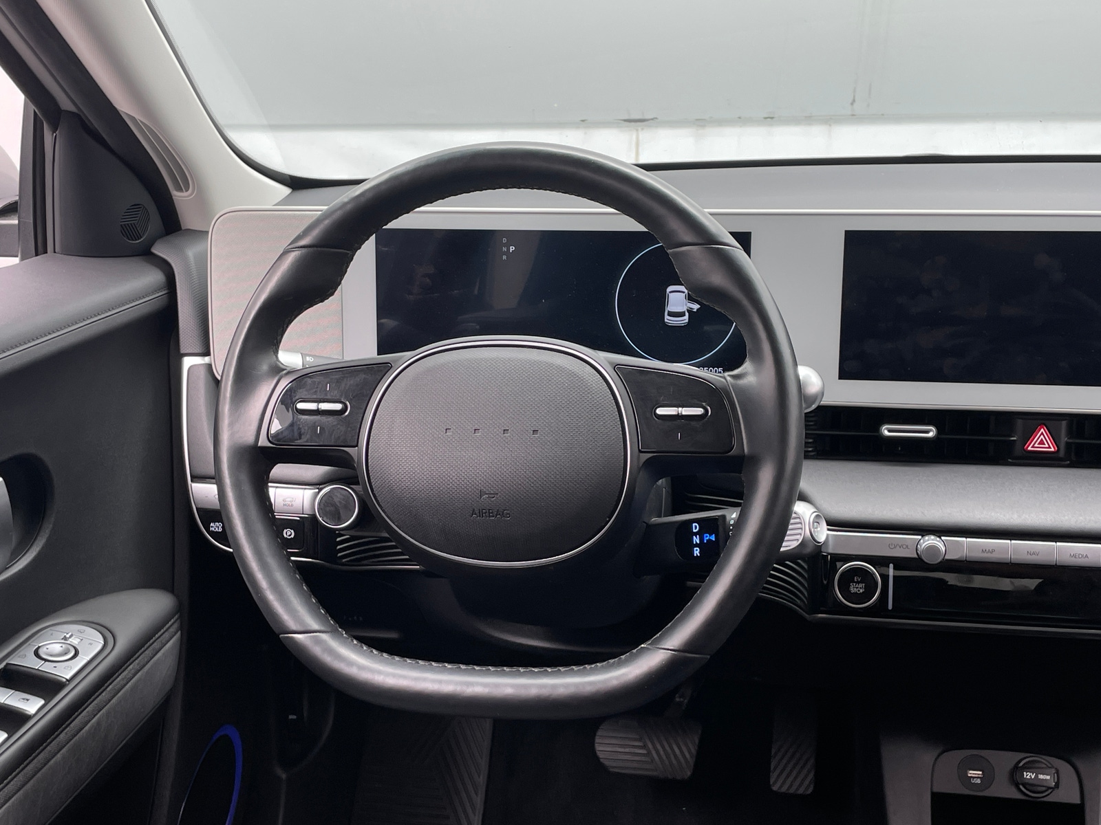 Thumbnail: 2023 Hyundai Ioniq 5 - 4