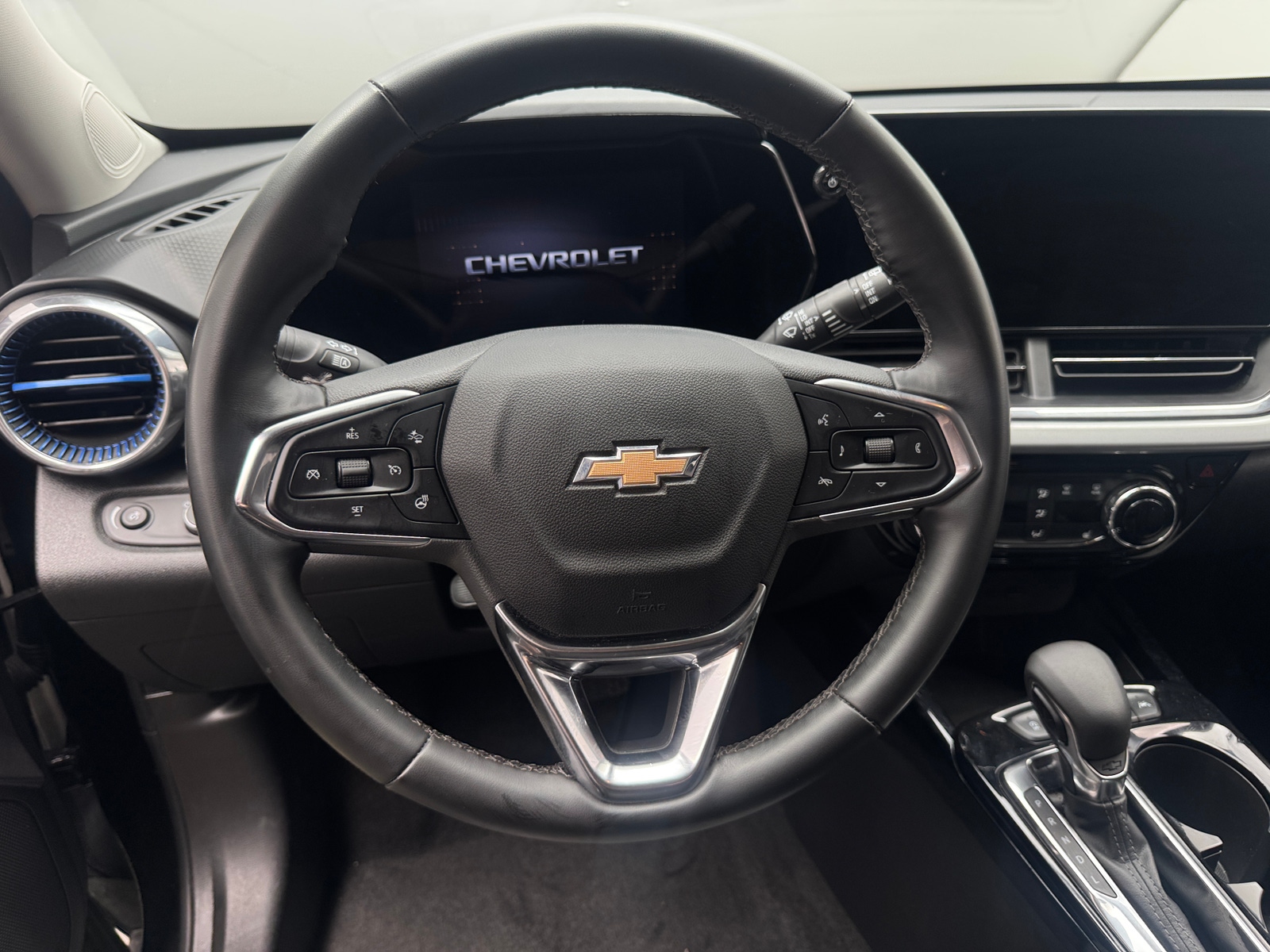 Thumbnail: 2025 Chevrolet Trax - 4