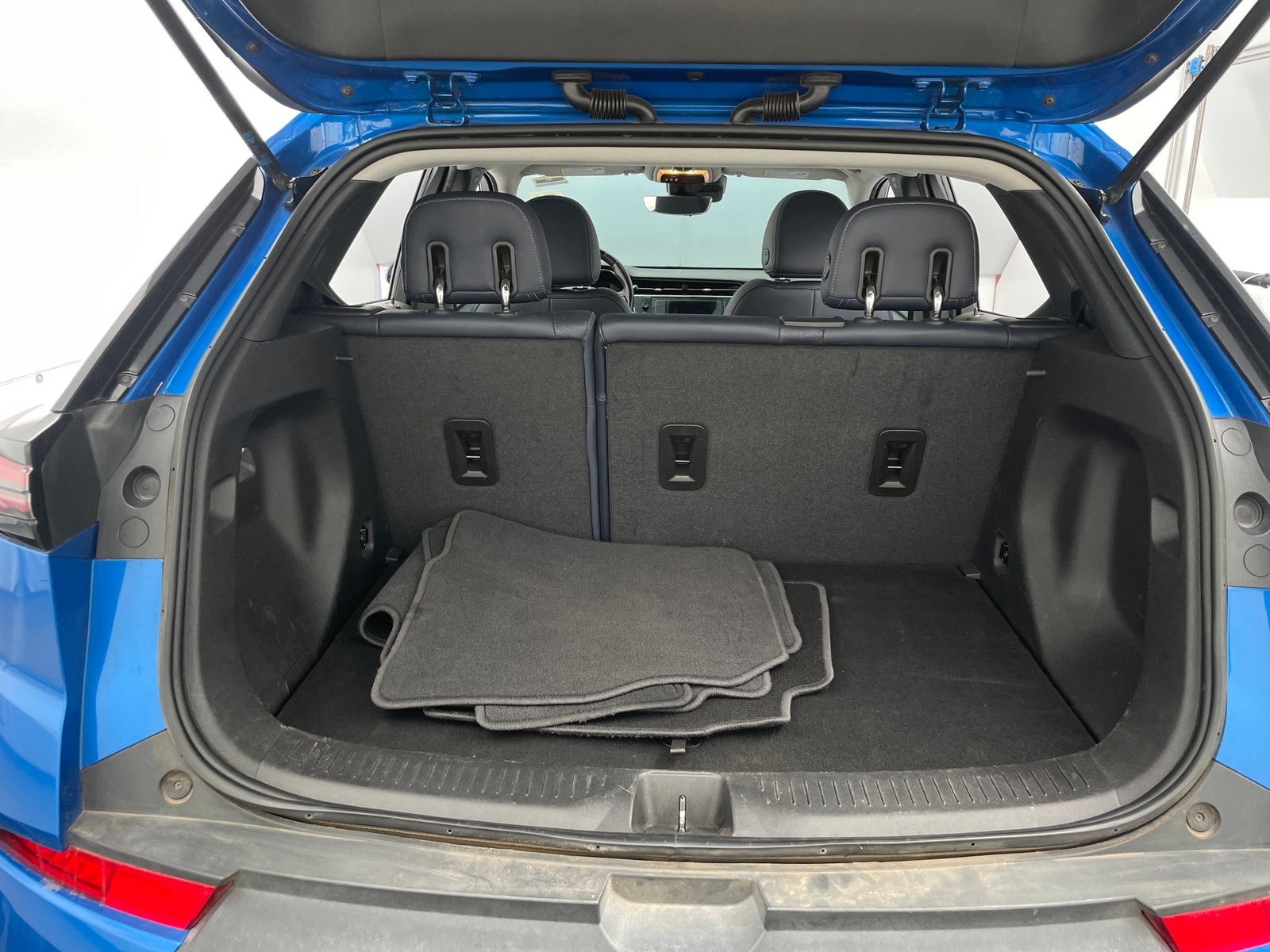 Thumbnail: 2023 Chevrolet Bolt EUV - 6