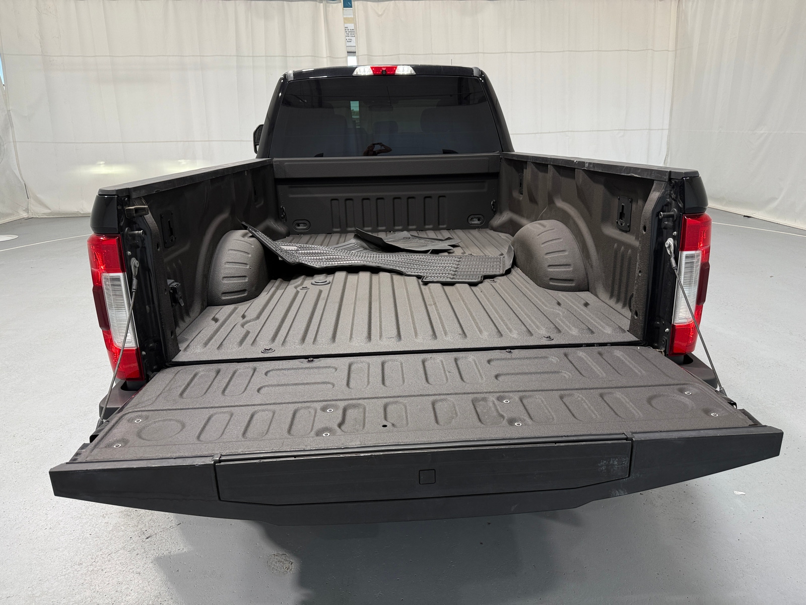 Thumbnail: 2019 Ford Econoline - 7