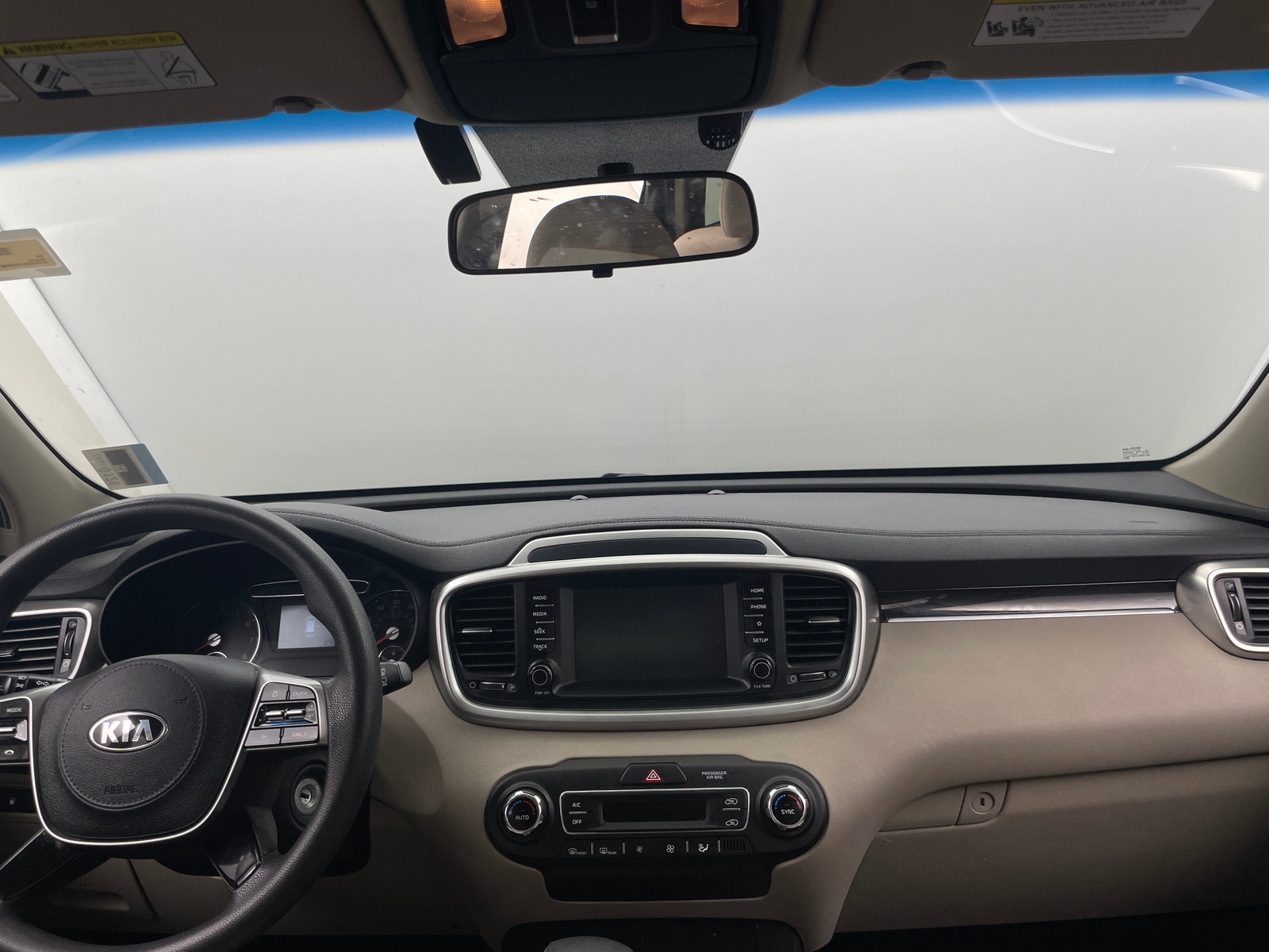 Thumbnail: 2019 Kia Sorento - 3