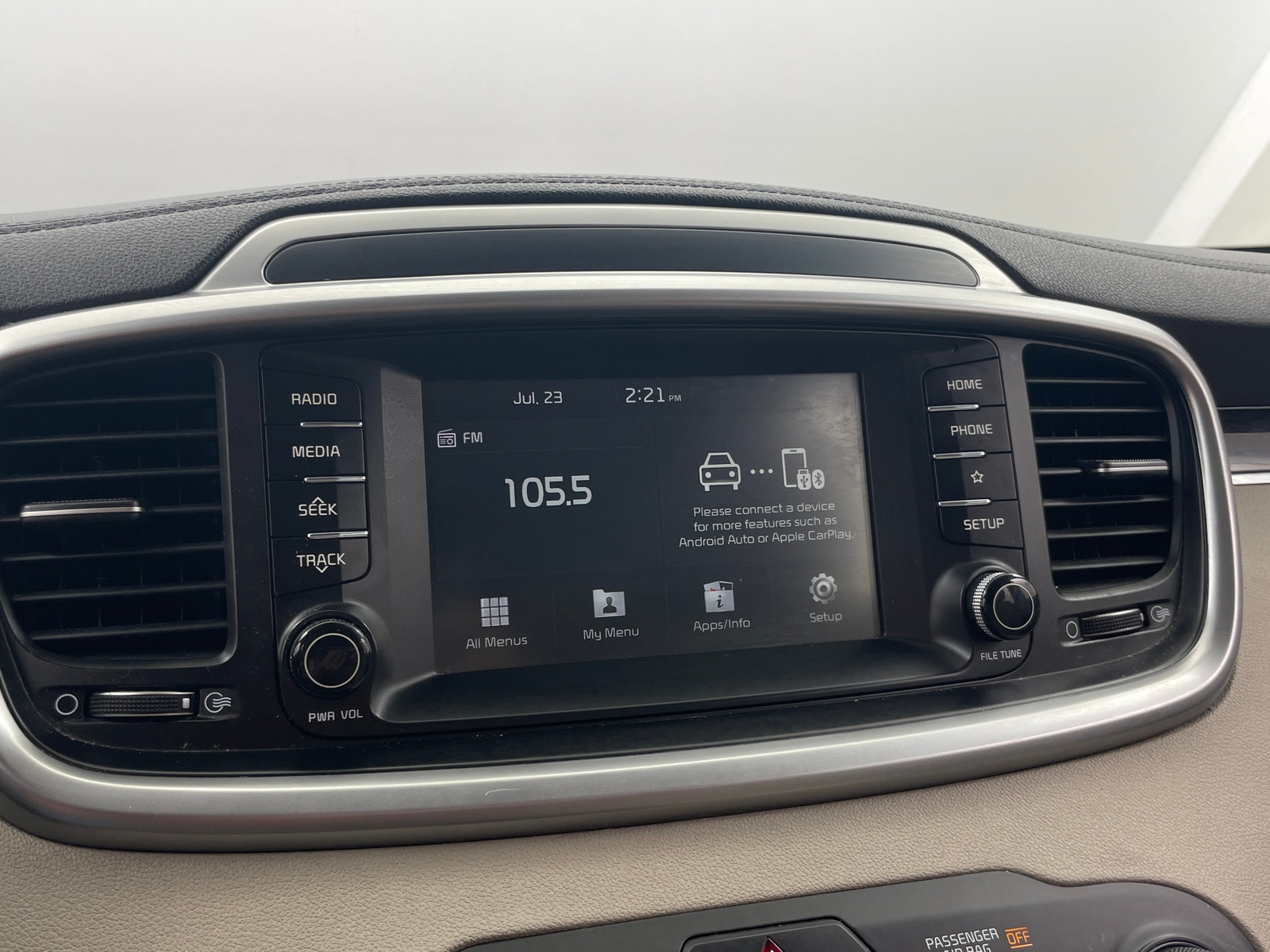 Thumbnail: 2019 Kia Sorento - 4