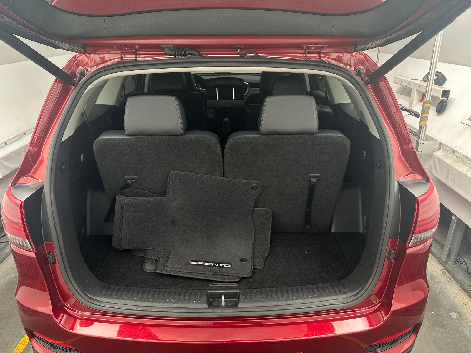 Thumbnail: 2020 Kia Sorento - 6