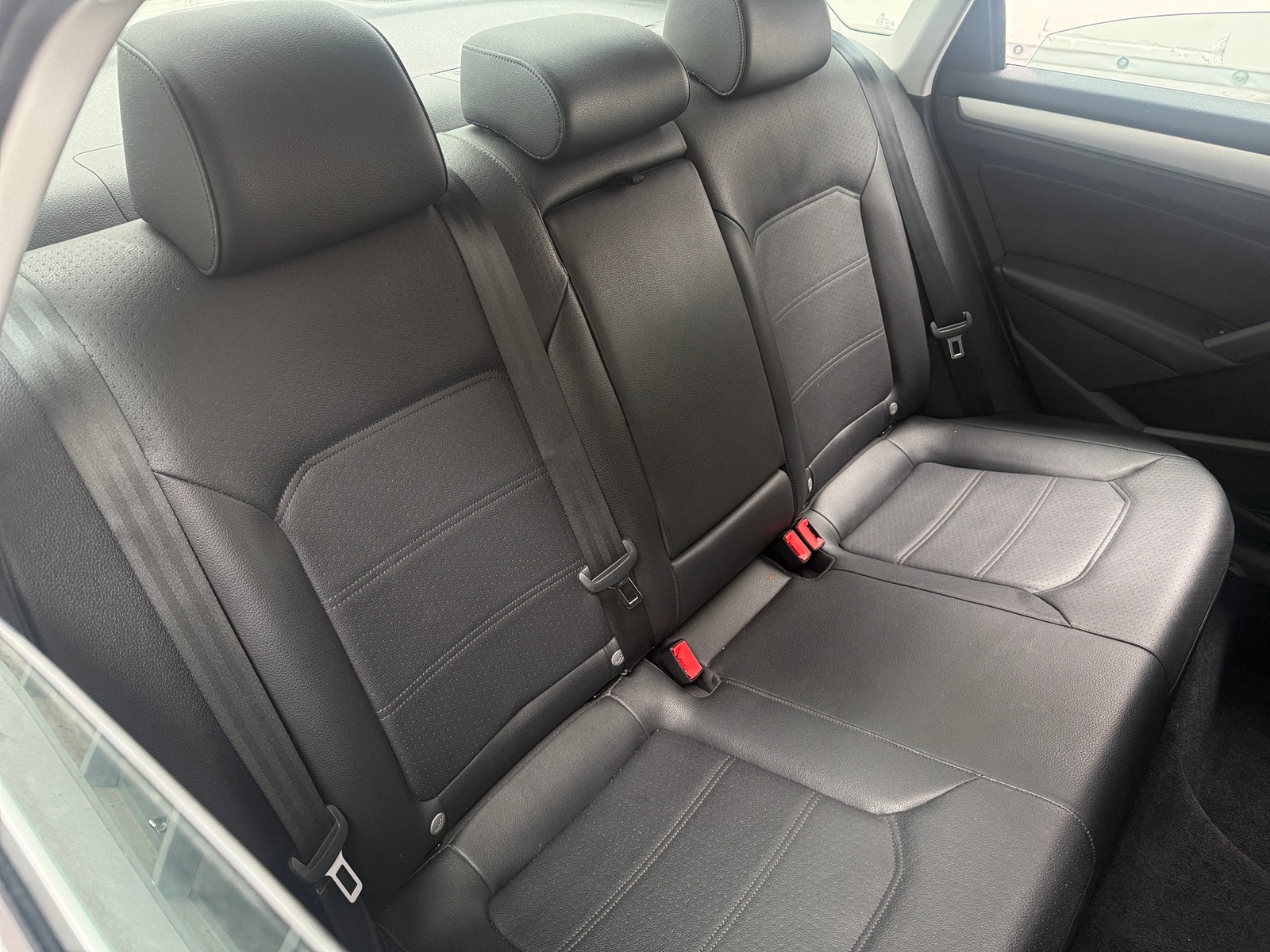 Thumbnail: 2013 Volkswagen Passat - 5
