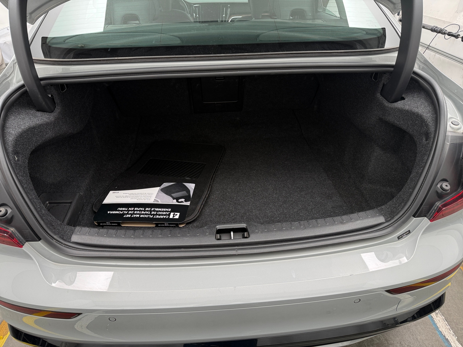 Thumbnail: 2024 Volvo S60 - 6