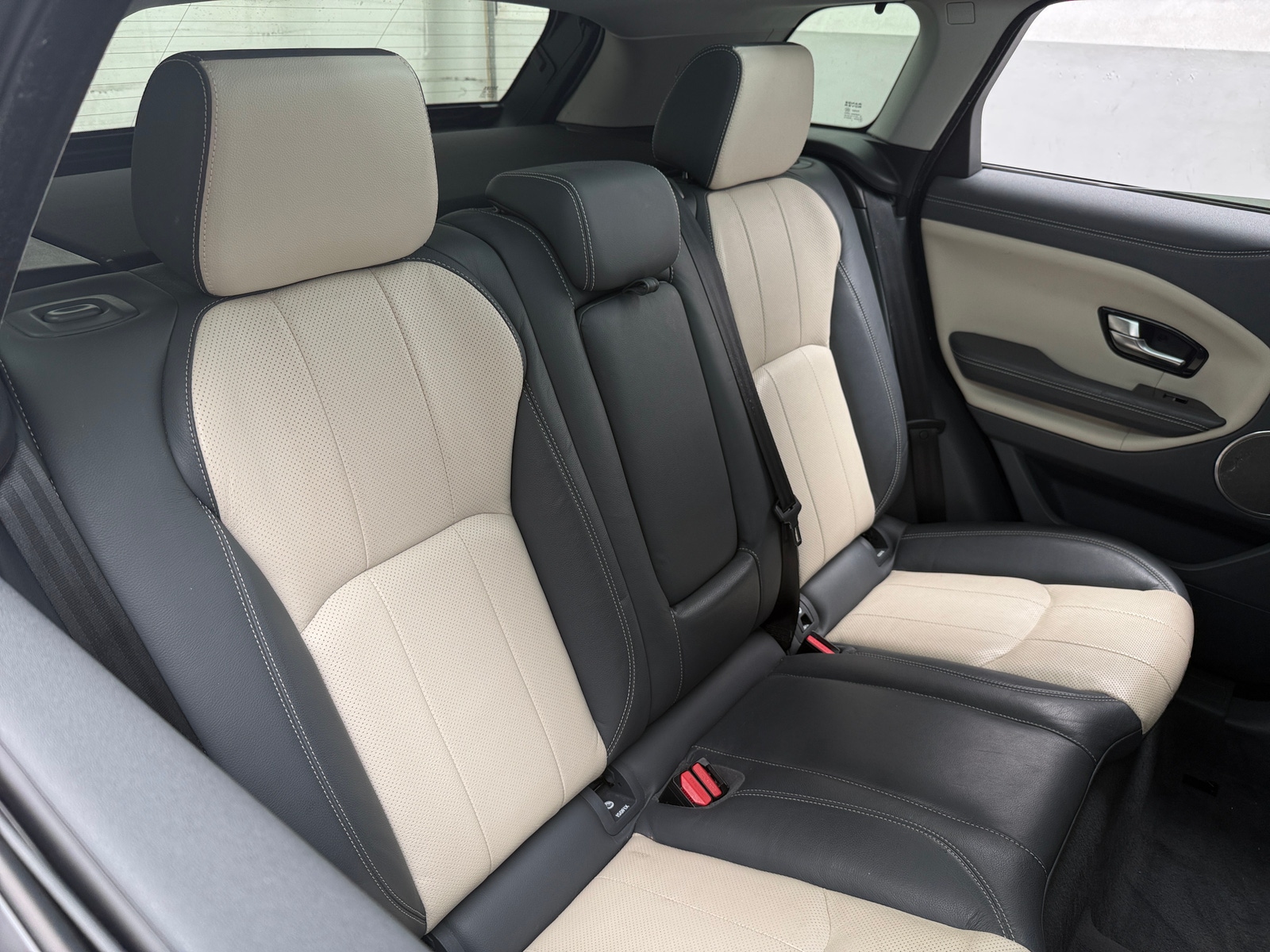 Thumbnail: 2016 Land Rover Range Rover Evoque - 5