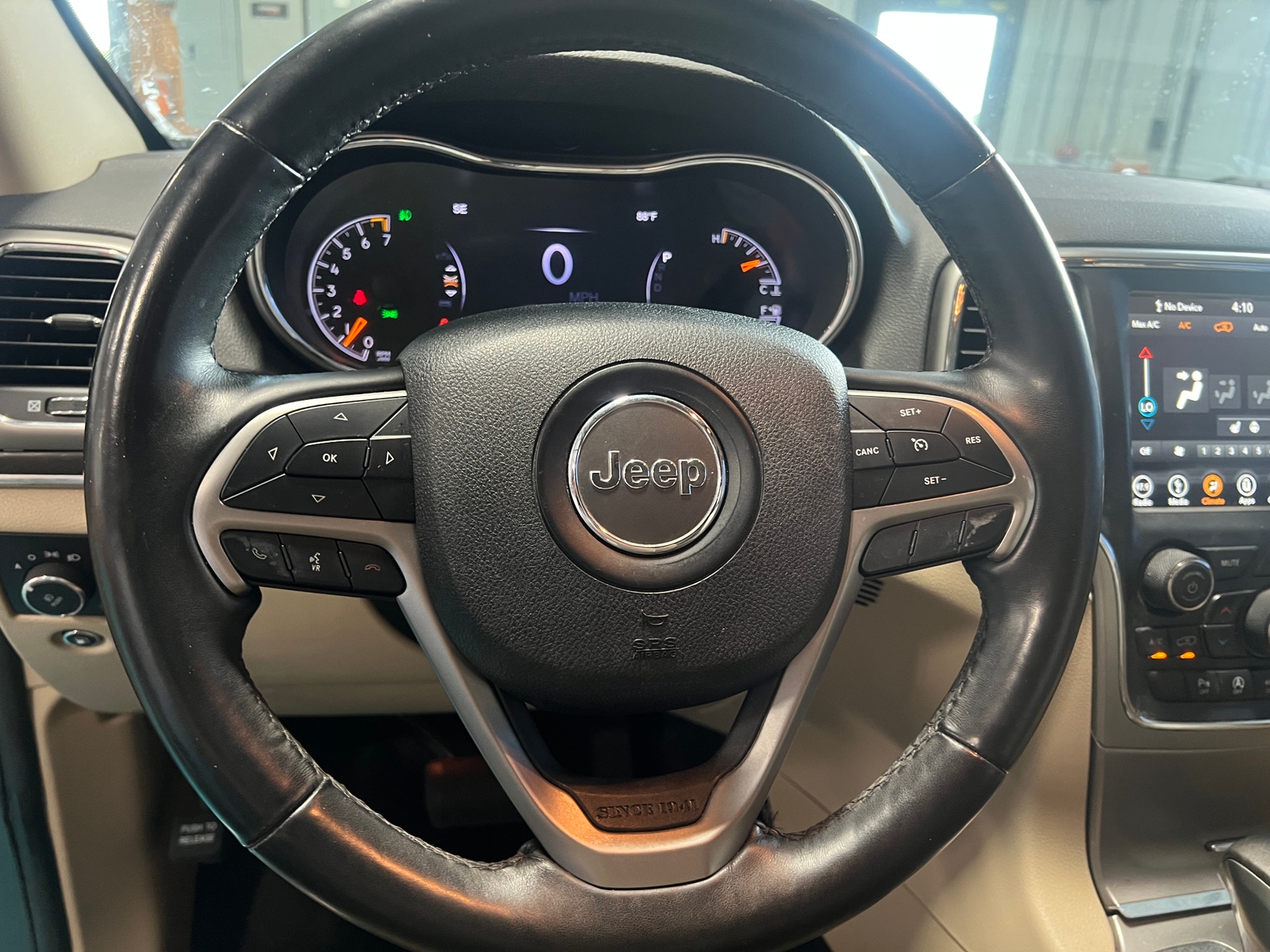 Thumbnail: 2018 Jeep Grand Cherokee - 4