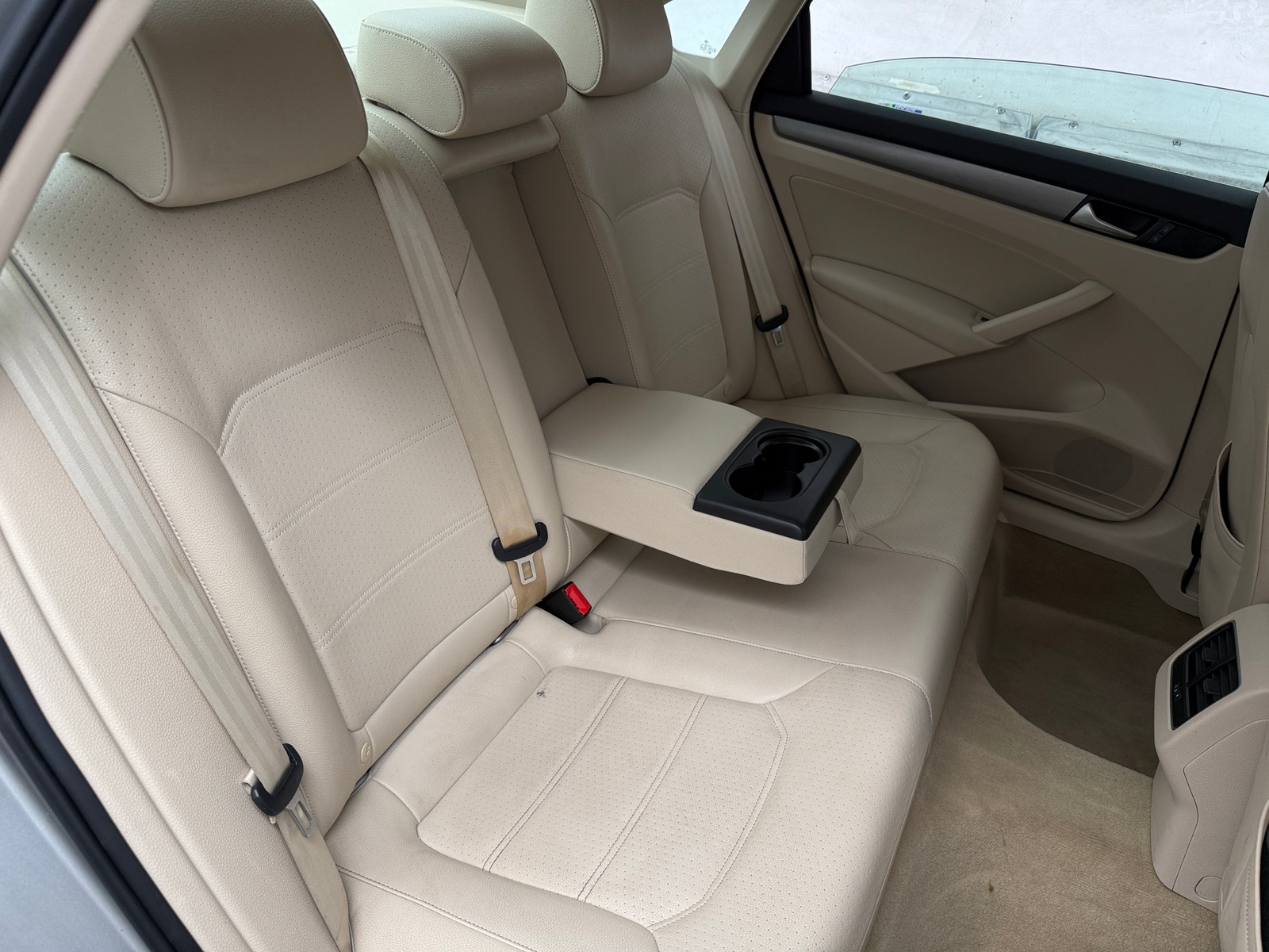 Thumbnail: 2014 Volkswagen Passat - 5