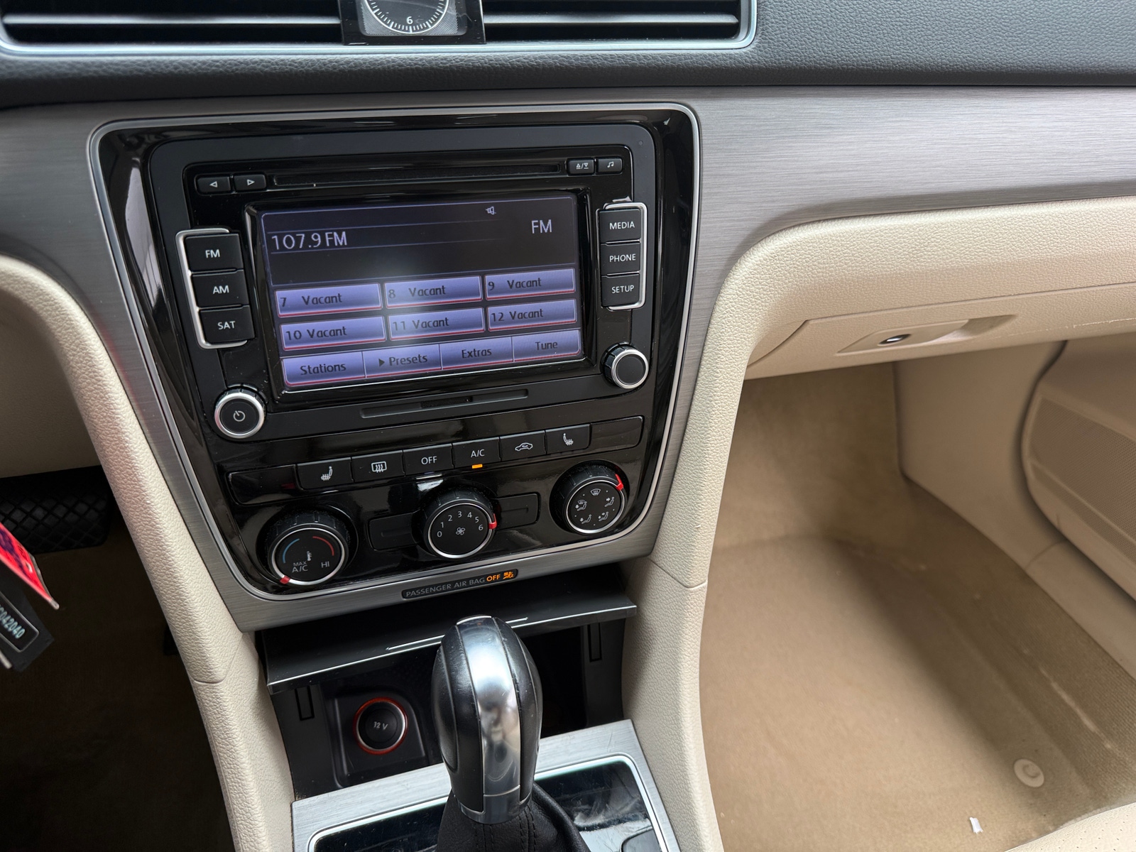 Thumbnail: 2014 Volkswagen Passat - 3