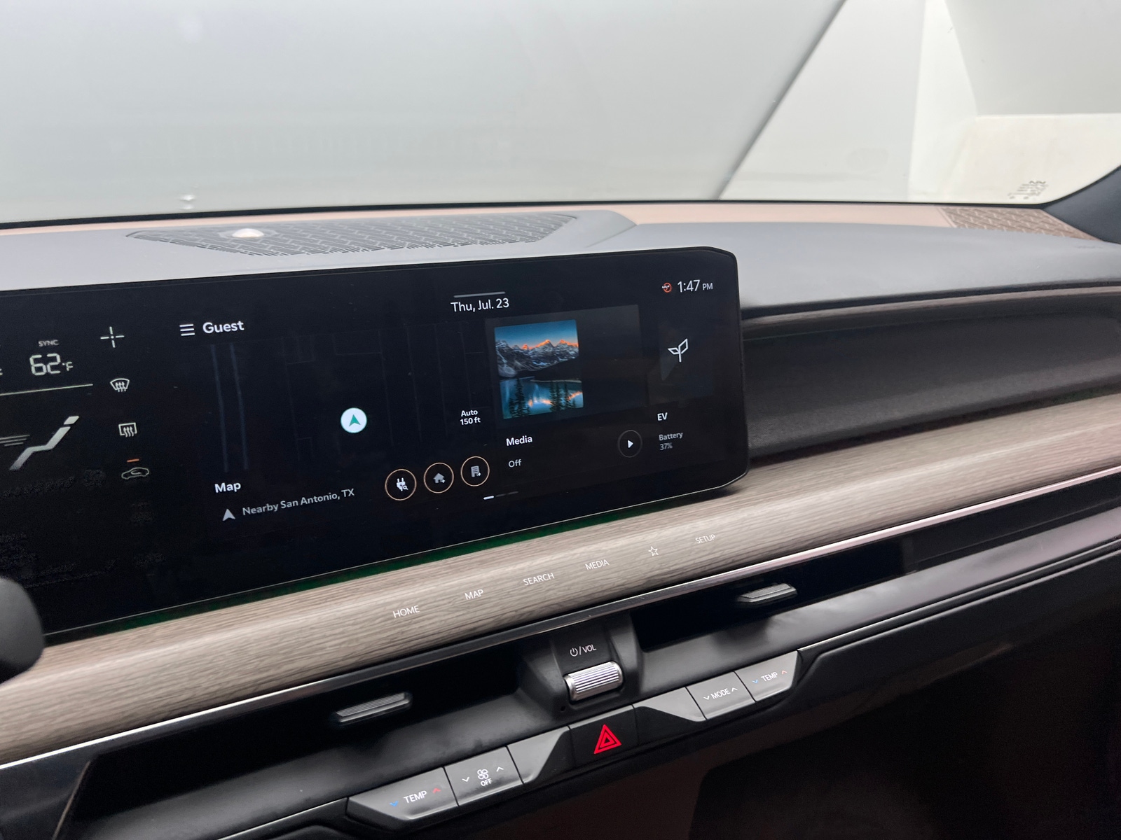 Thumbnail: 2024 Kia EV9 - 3