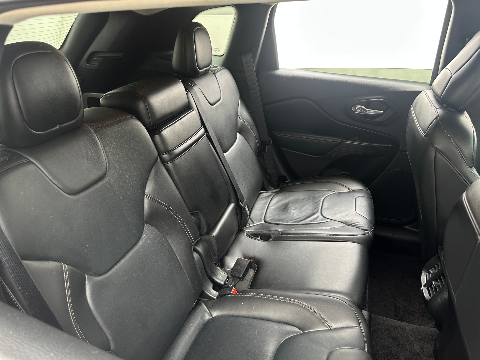 Thumbnail: 2016 Jeep Cherokee - 5