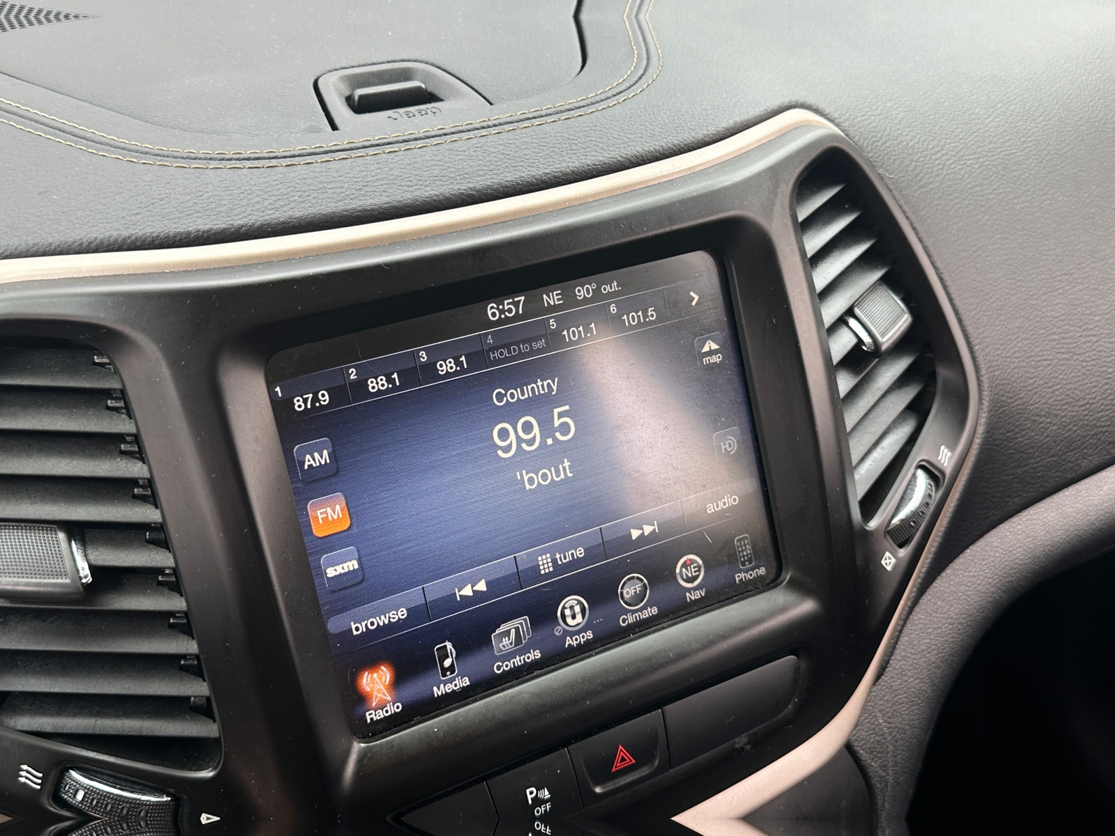Thumbnail: 2016 Jeep Cherokee - 3