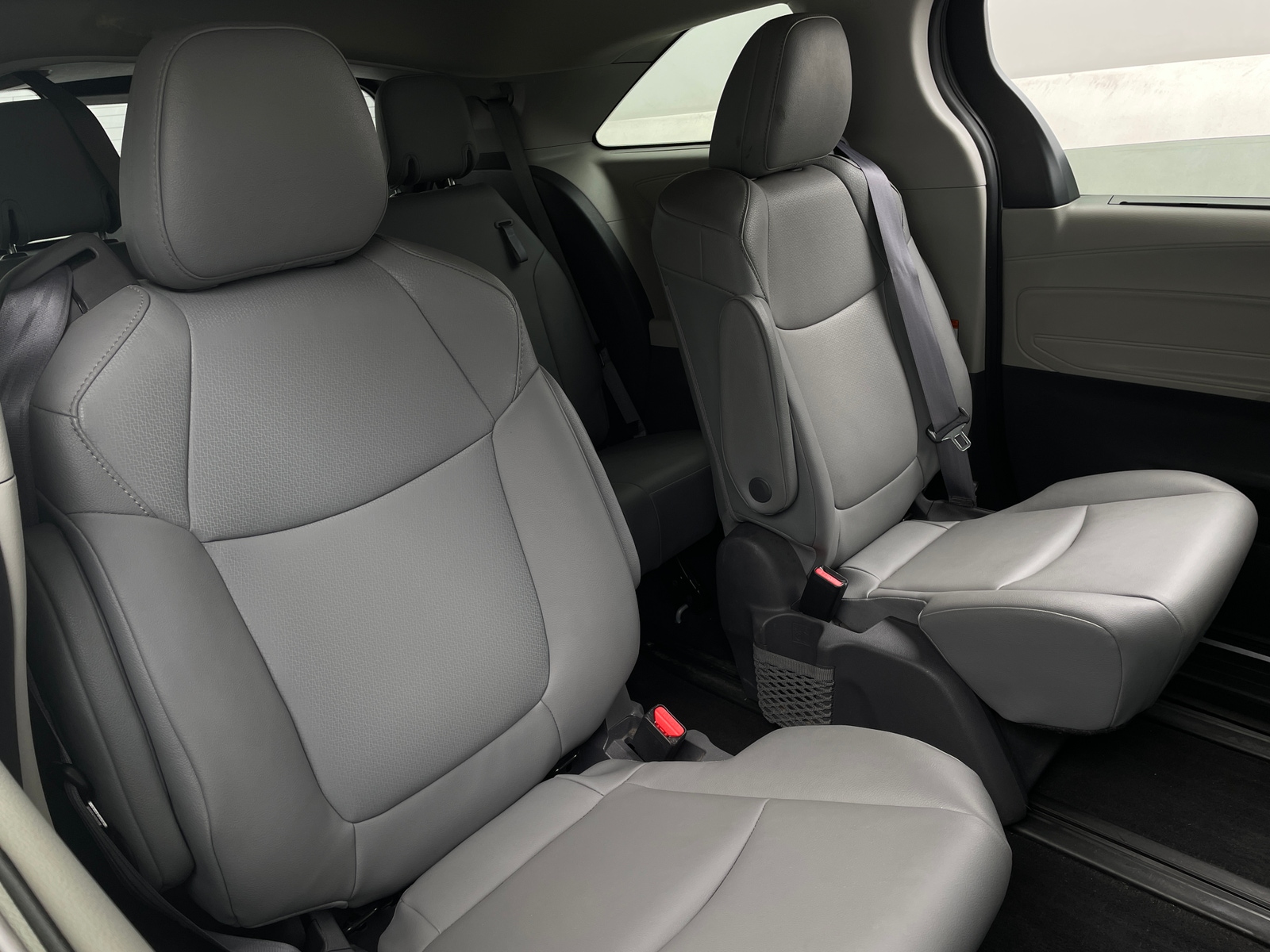 Thumbnail: 2021 Toyota Sienna - 5