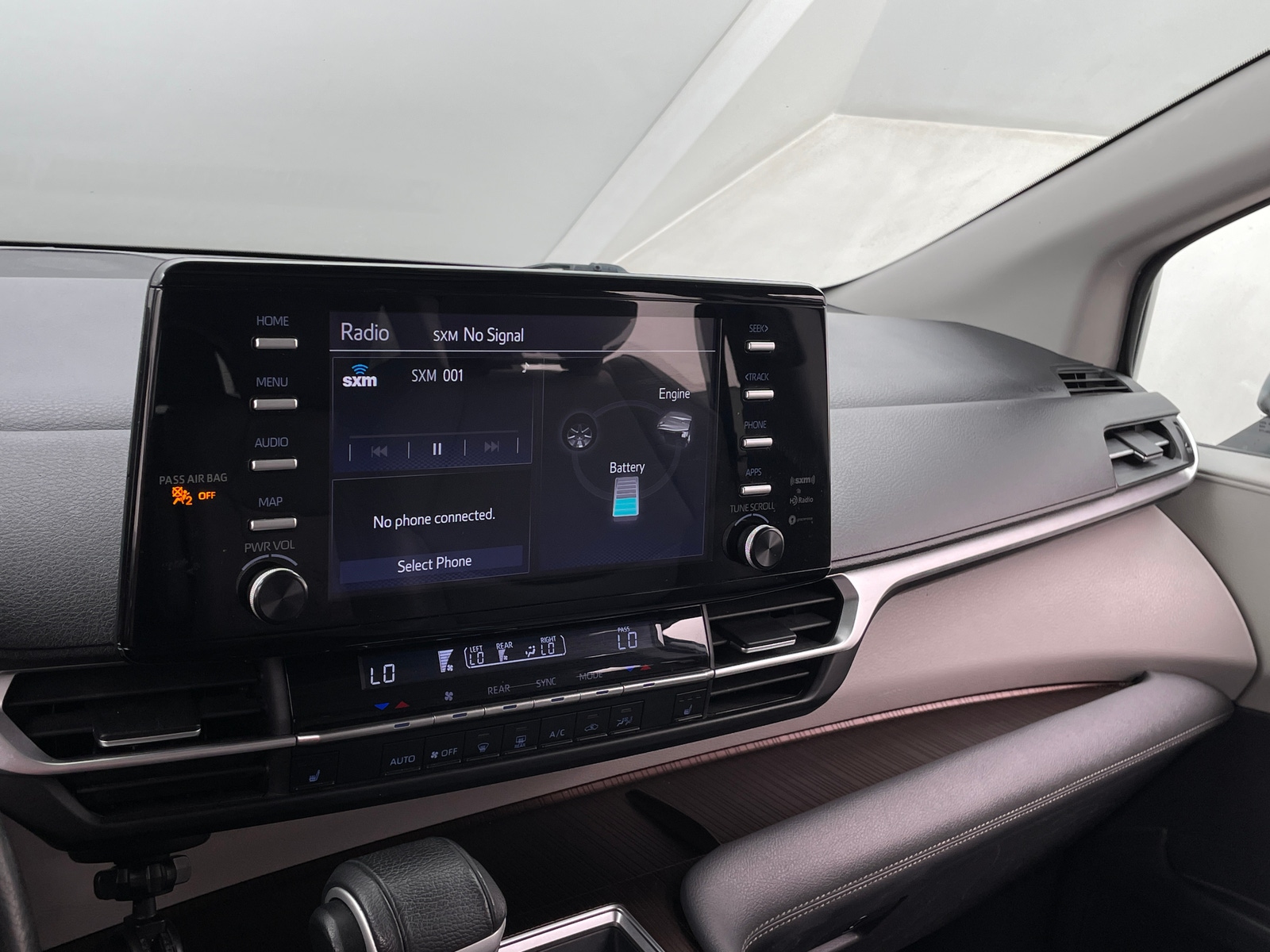 Thumbnail: 2021 Toyota Sienna - 3