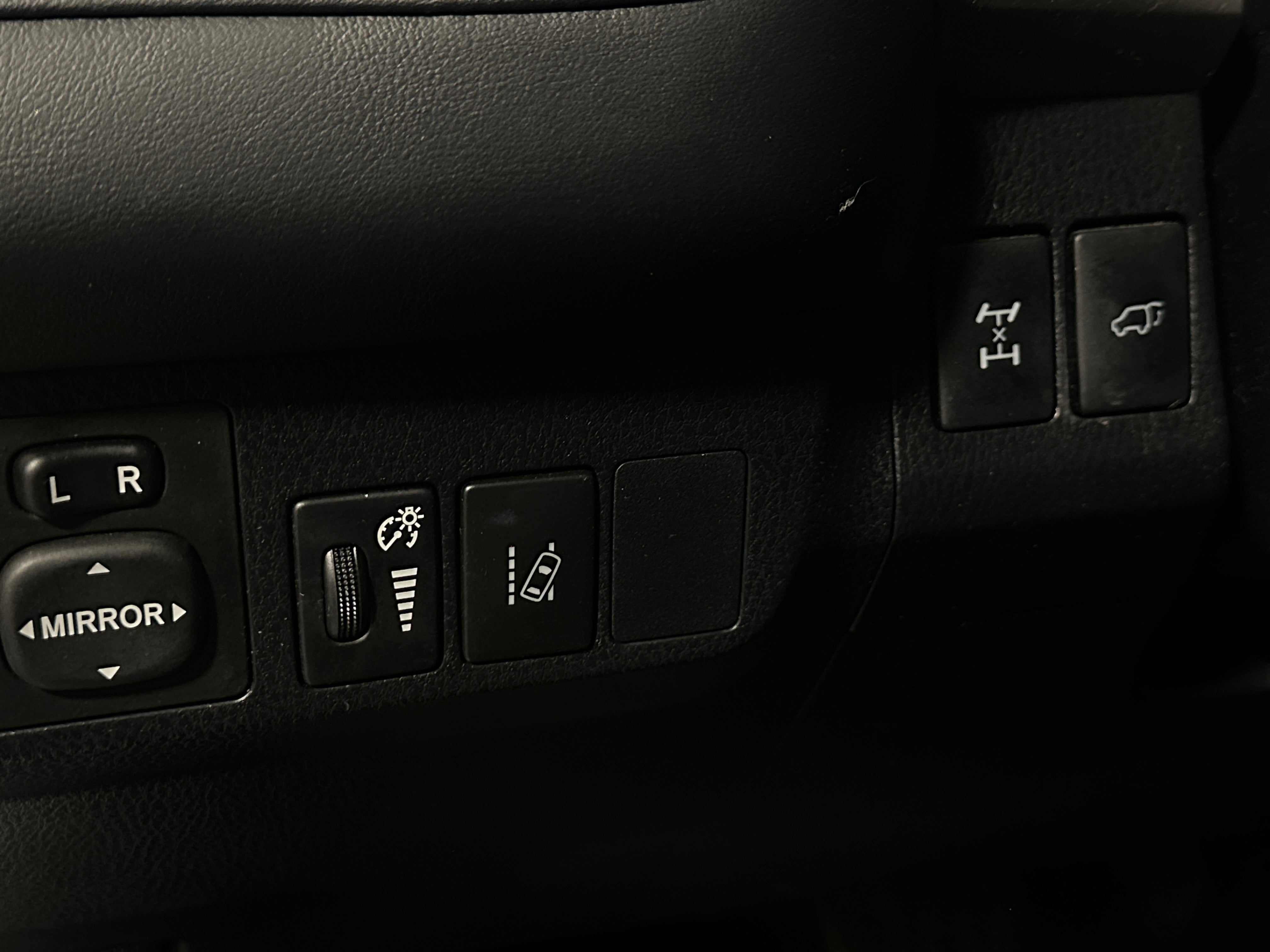 2018 Toyota RAV4 Limited - Photo 10