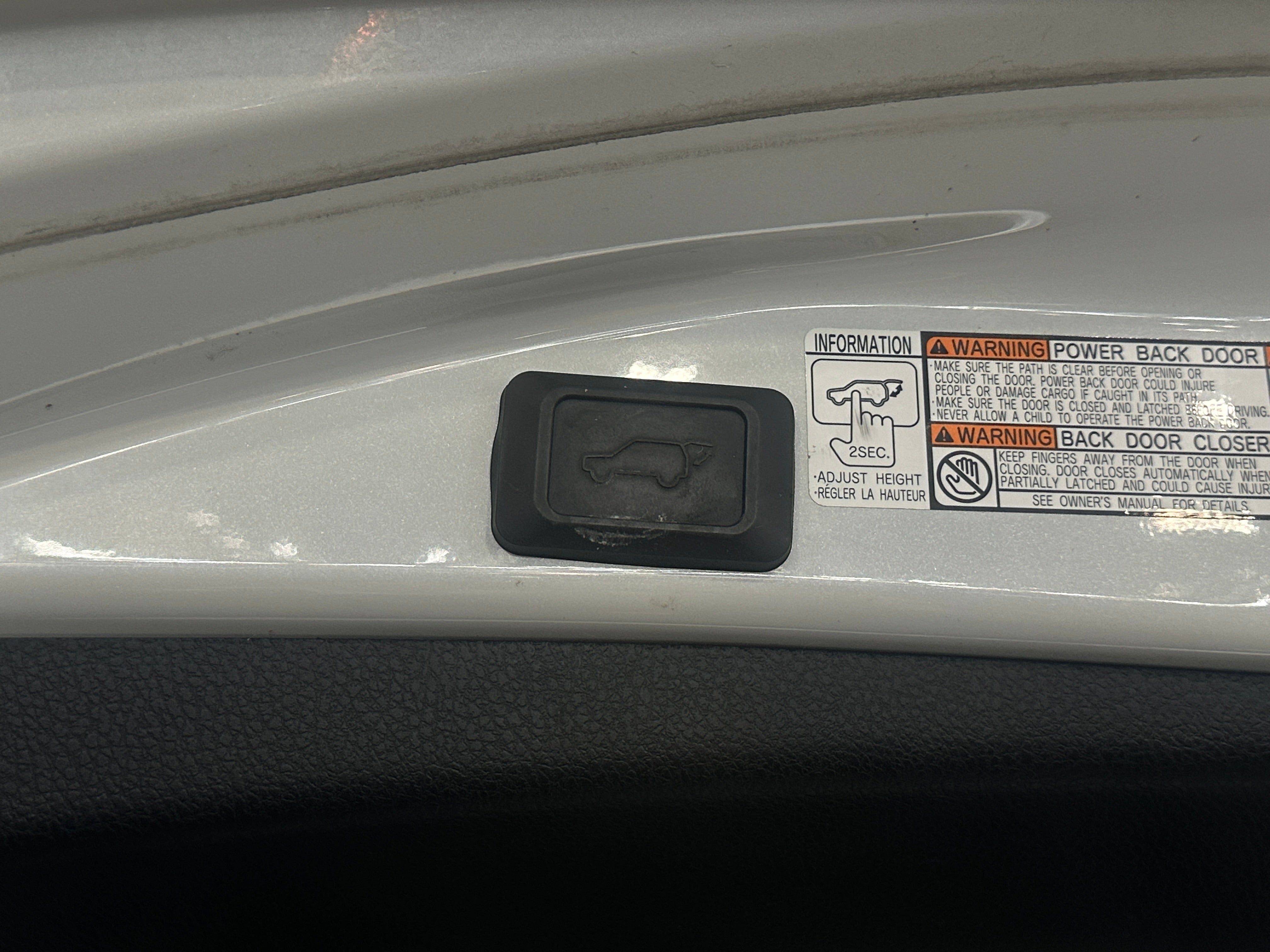 2018 Toyota RAV4 Limited - Photo 17