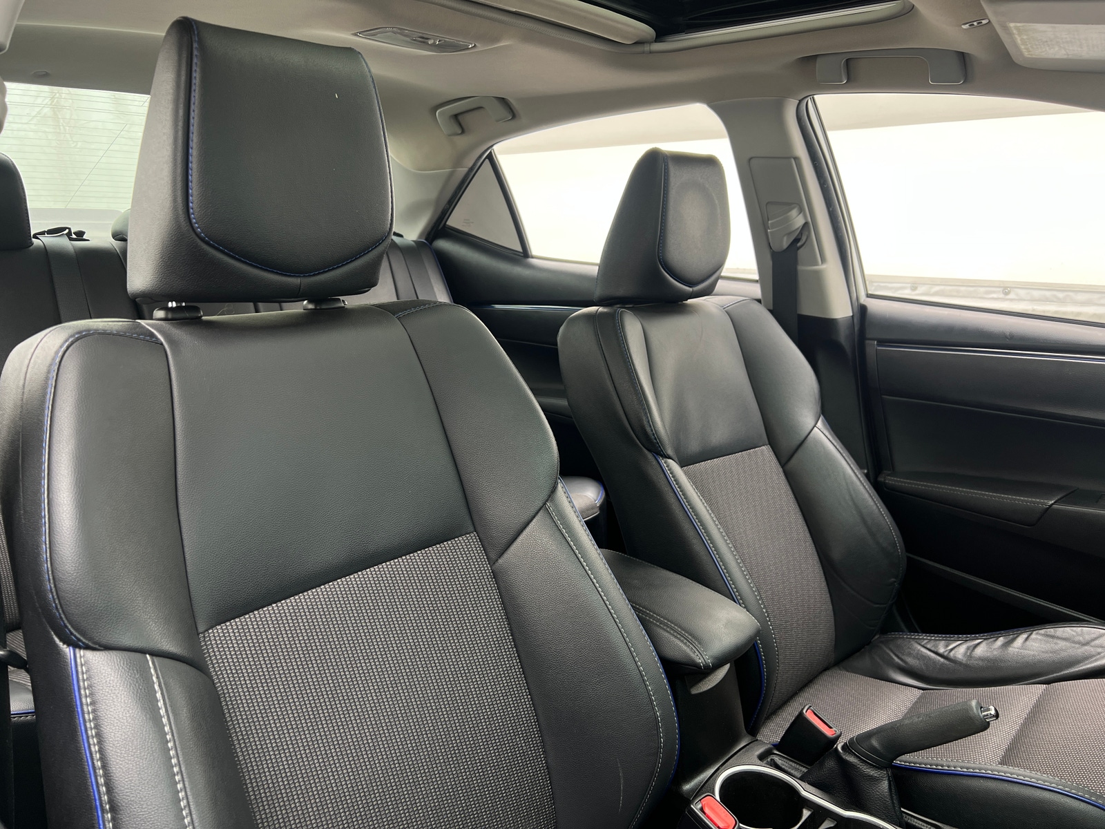 Thumbnail: 2017 Toyota Corolla - 2