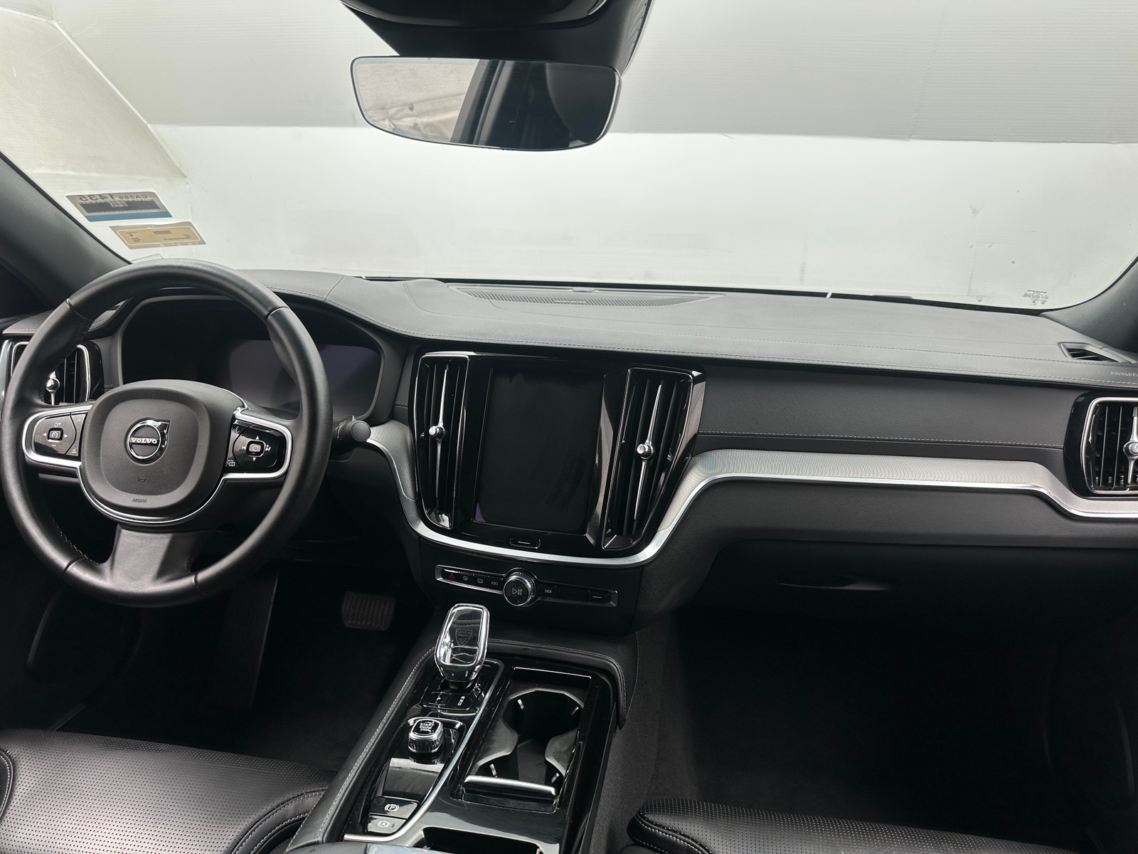 Thumbnail: 2025 Volvo S60 - 2