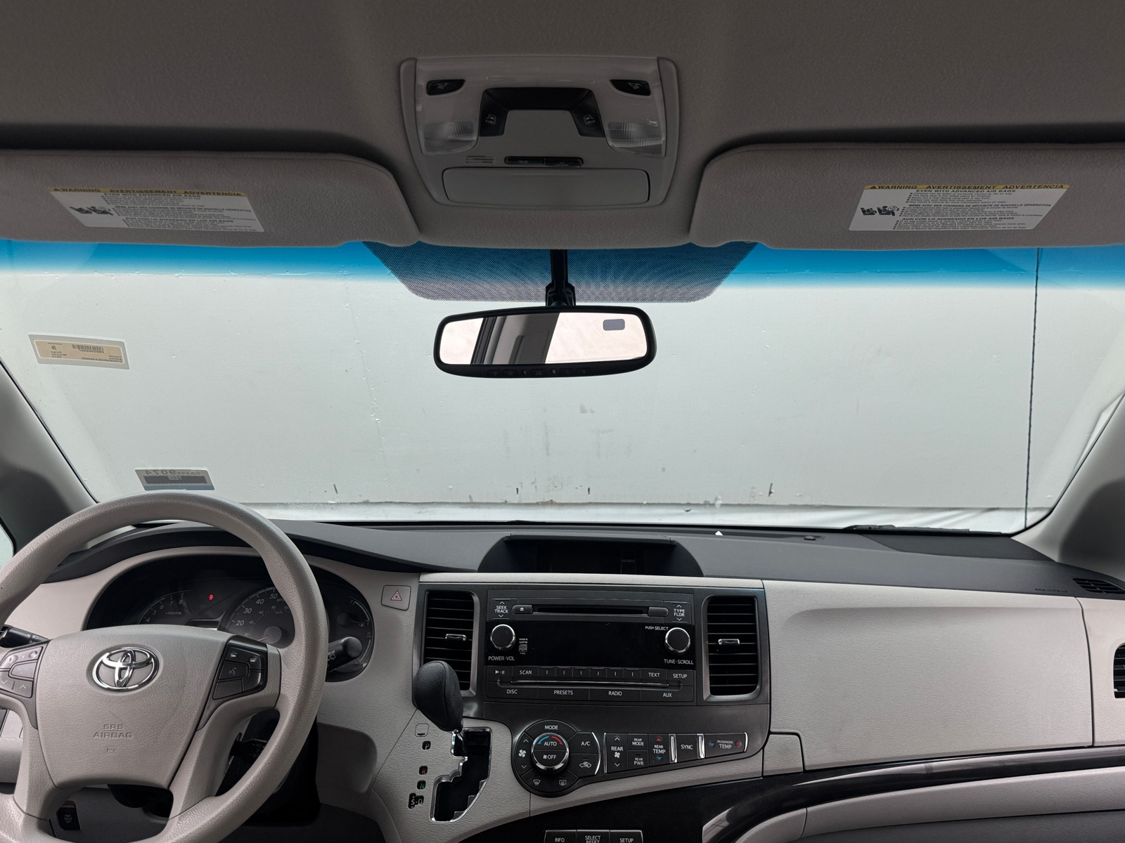 Thumbnail: 2014 Toyota Sienna - 3