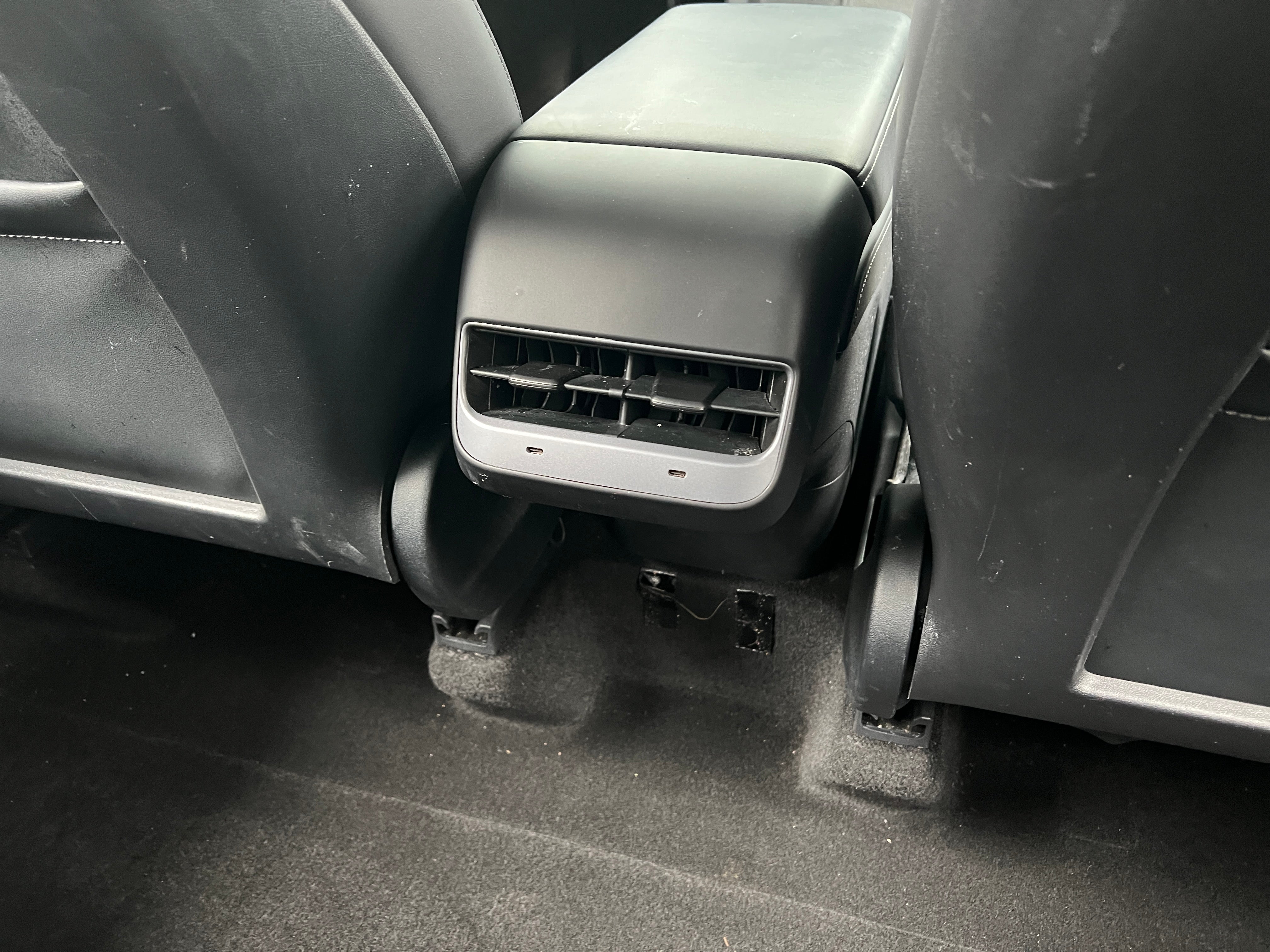 Used 2022 Tesla Model Y Long Range with VIN 7SAYGDEE0NF327987 for sale in Pewaukee, WI