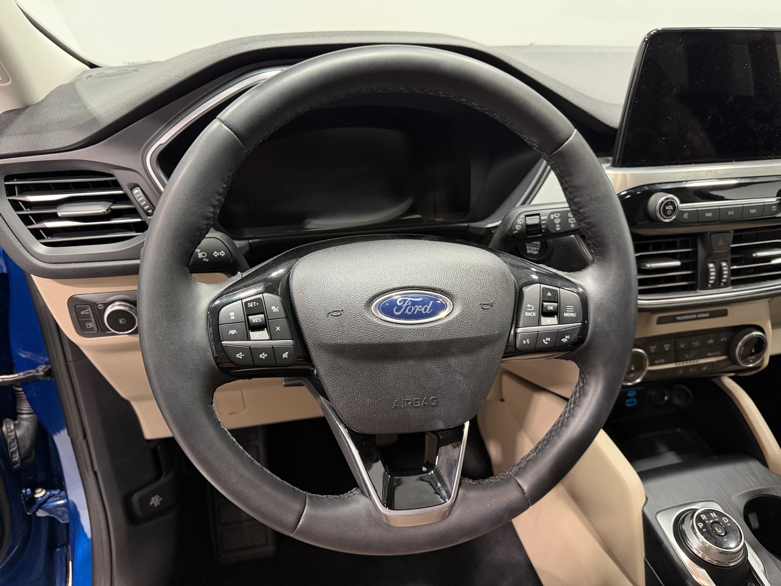 Thumbnail: 2022 Ford Escape - 4