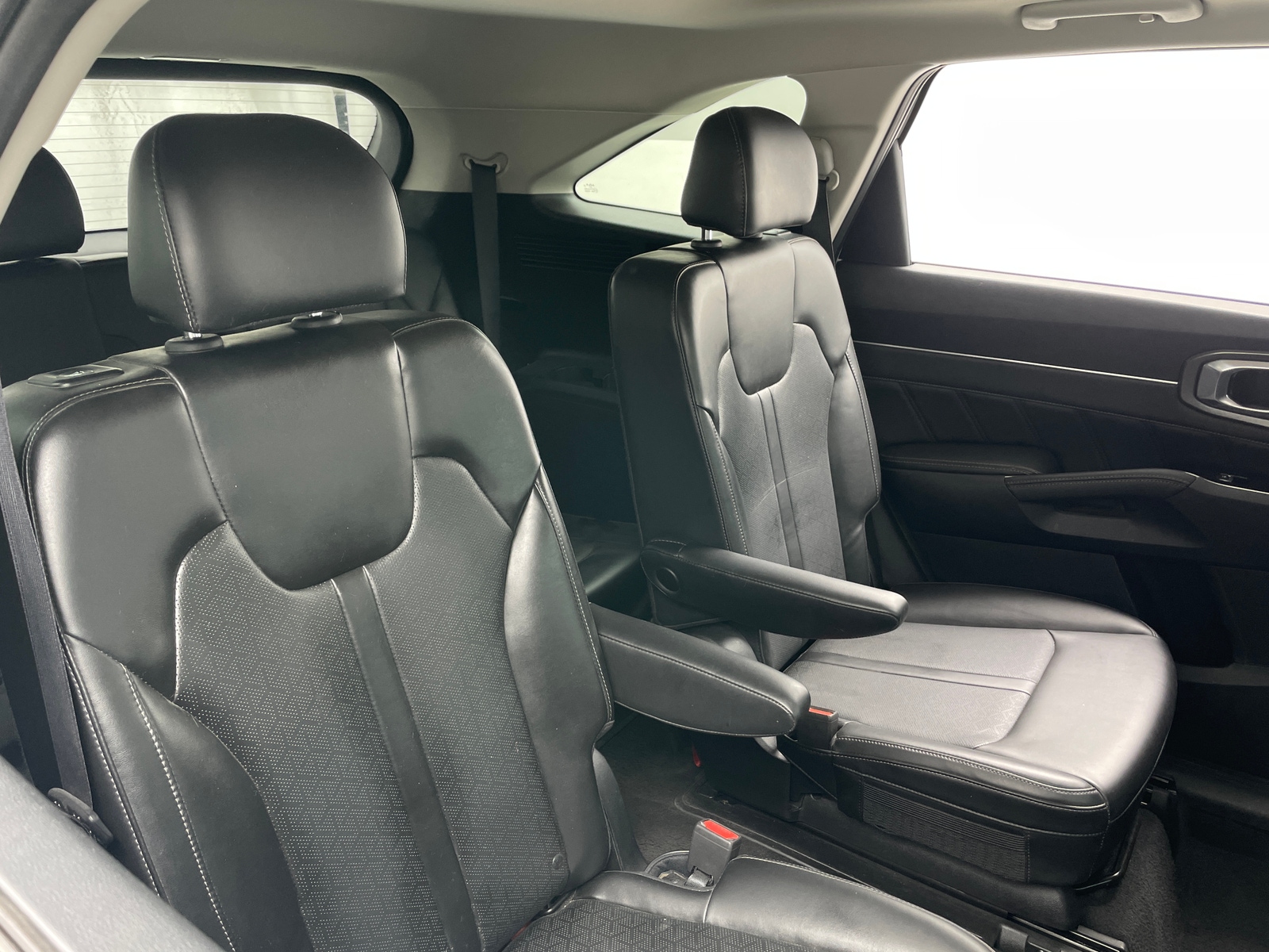 Thumbnail: 2023 Kia Sorento - 5