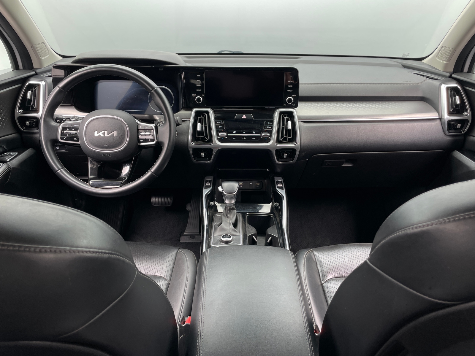 Thumbnail: 2023 Kia Sorento - 2