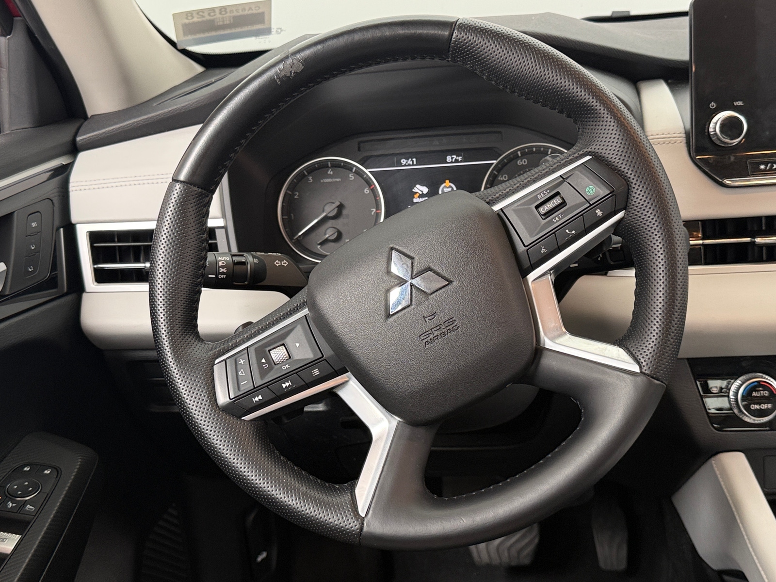 Thumbnail: 2022 Mitsubishi Outlander - 4