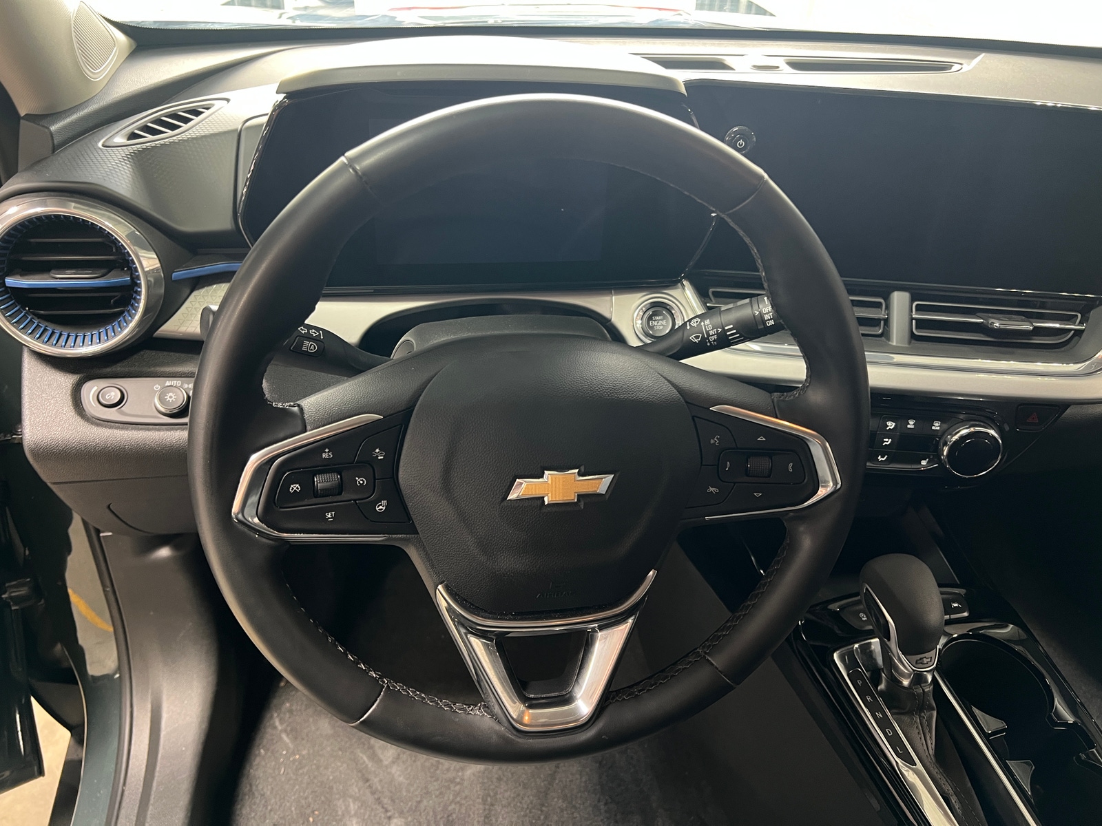 Thumbnail: 2025 Chevrolet Trax - 4