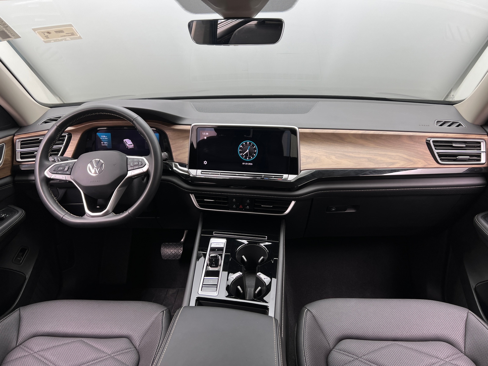 Thumbnail: 2026 Volkswagen Atlas - 2