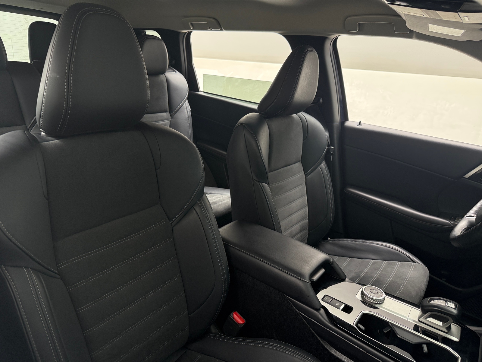 Thumbnail: 2025 Mitsubishi Outlander - 2