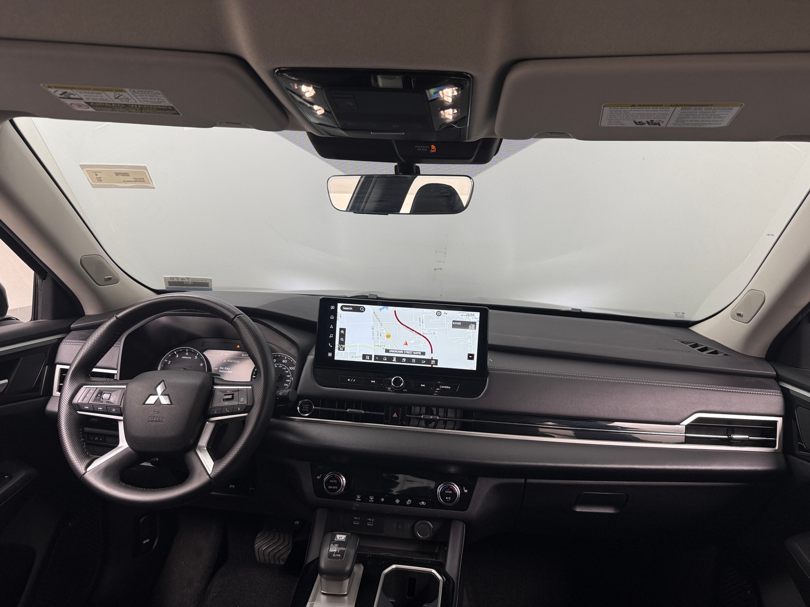 Thumbnail: 2025 Mitsubishi Outlander - 3