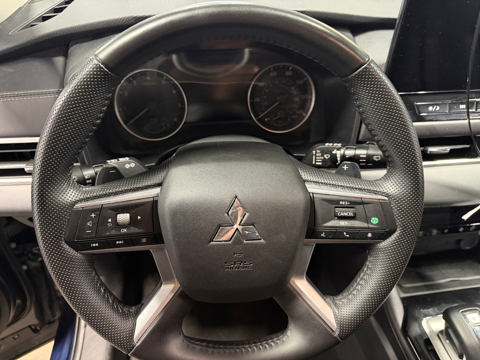 Thumbnail: 2025 Mitsubishi Outlander - 5