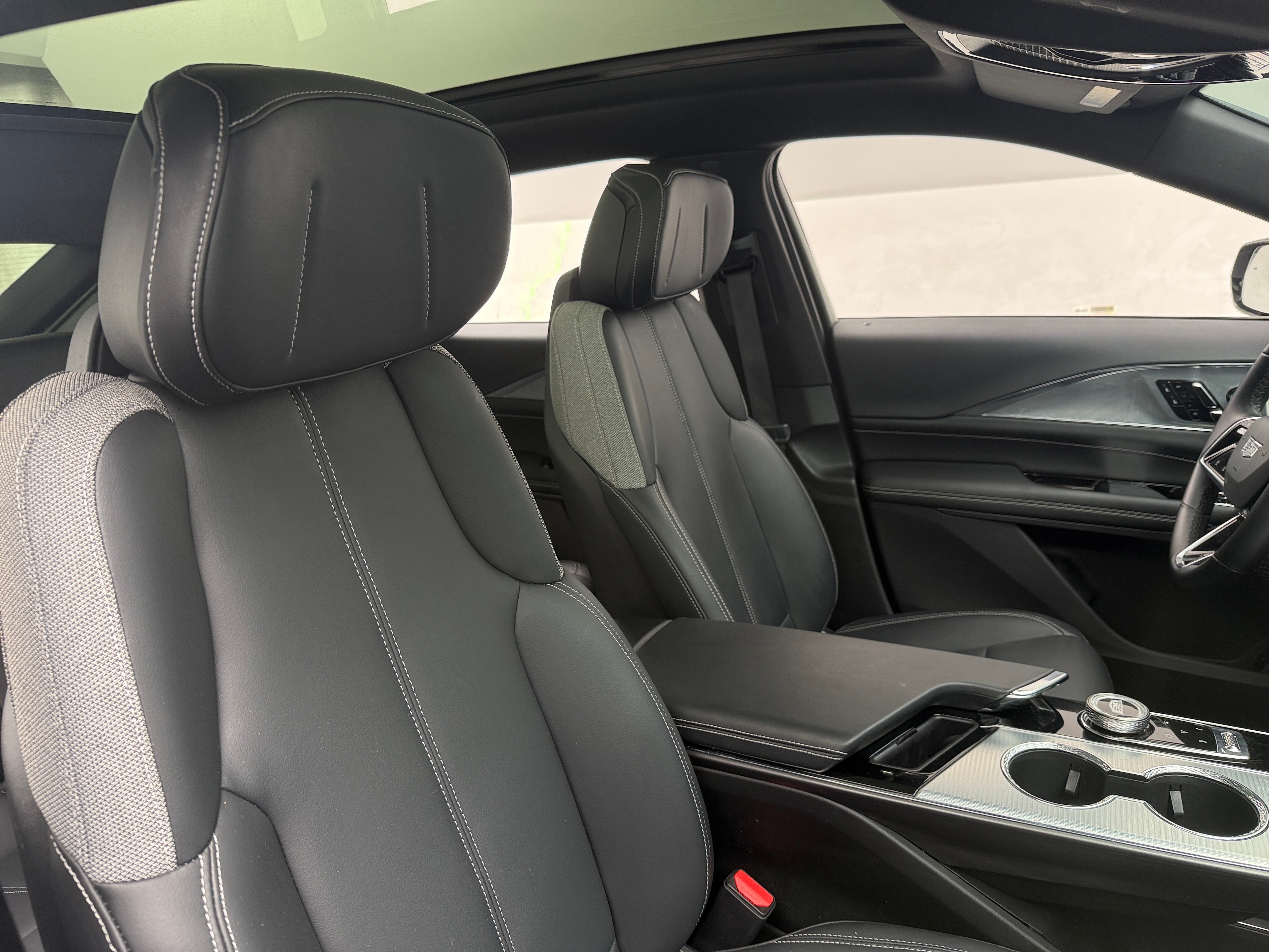 Used 2024 Cadillac LYRIQ Tech with VIN 1GYKPMRL6RZ131512 for sale in Auburn, WA