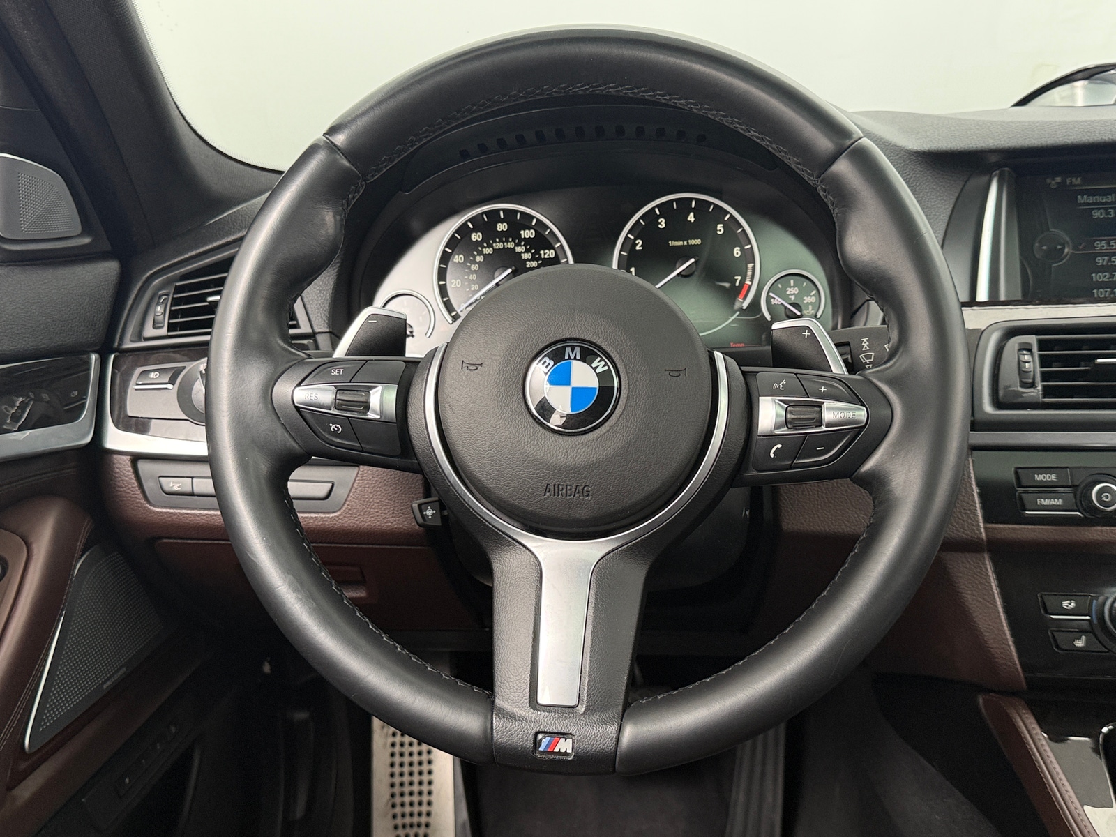 Thumbnail: 2014 BMW 5 Series - 4