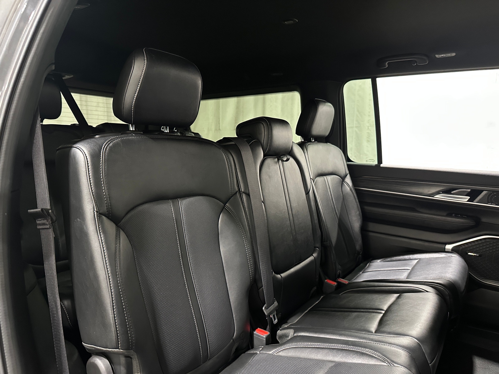 Thumbnail: 2024 Jeep Wagoneer - 5