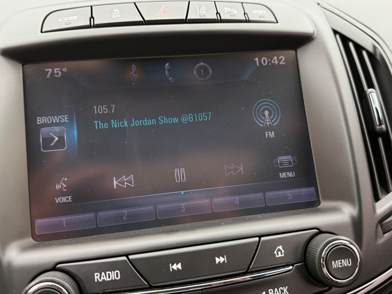 Thumbnail: 2015 Buick Regal - 3