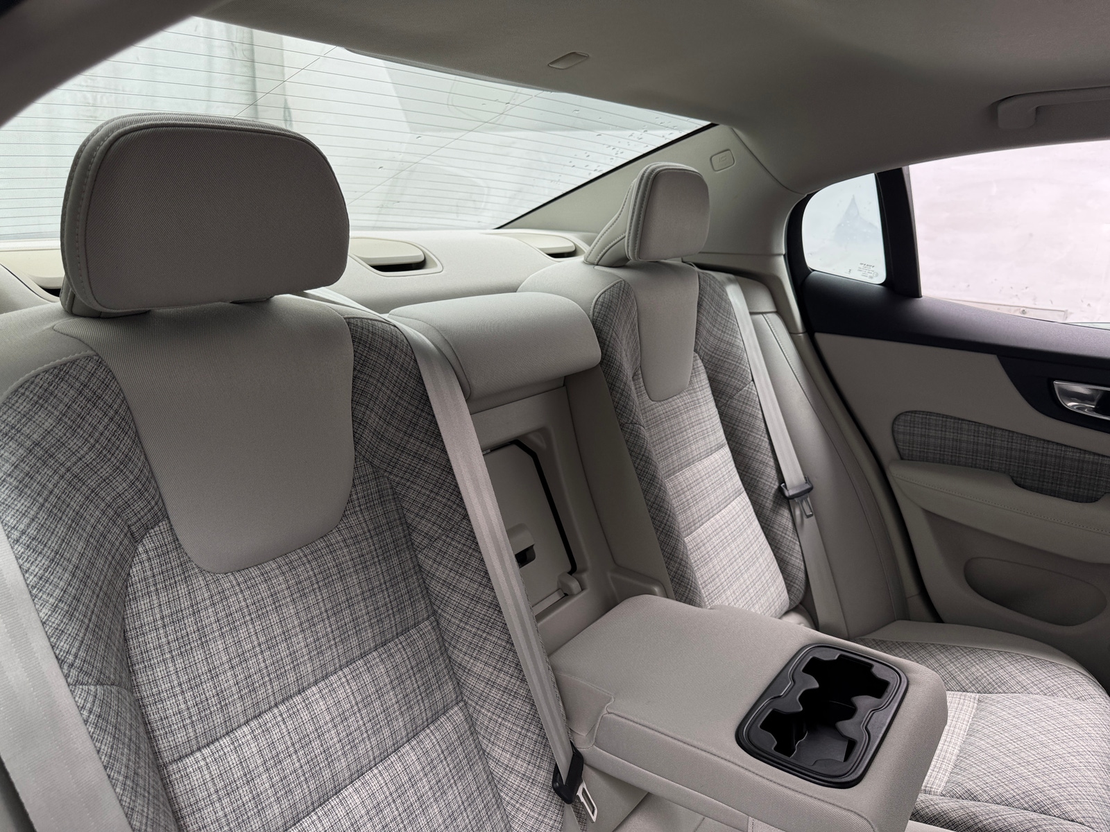 Thumbnail: 2024 Volvo S60 - 5
