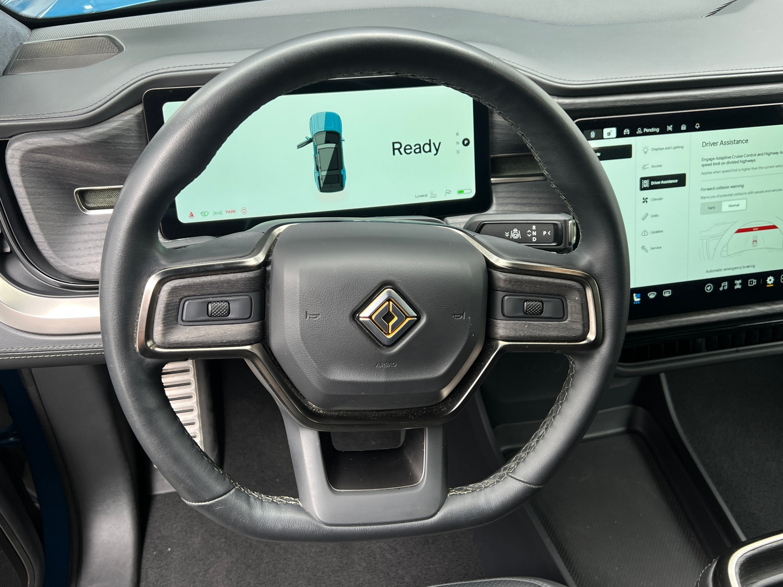 Thumbnail: 2023 Rivian R1S - 4
