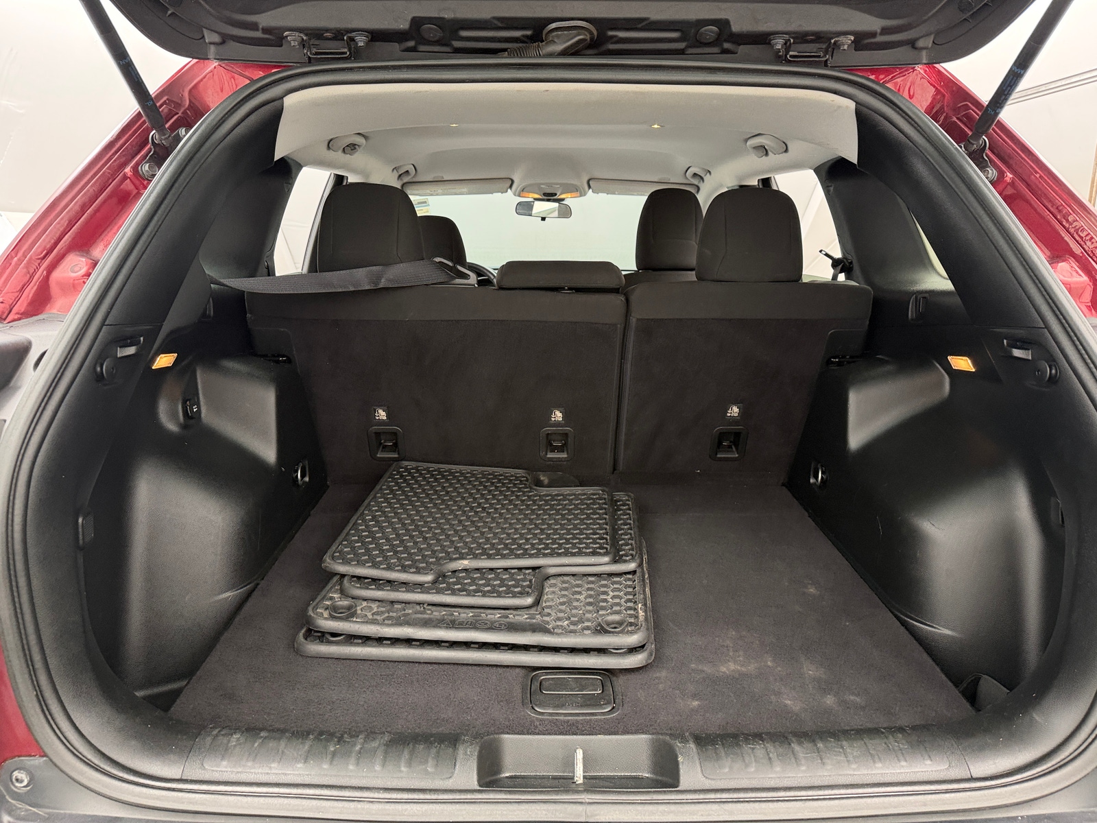 Thumbnail: 2019 Jeep Cherokee - 7